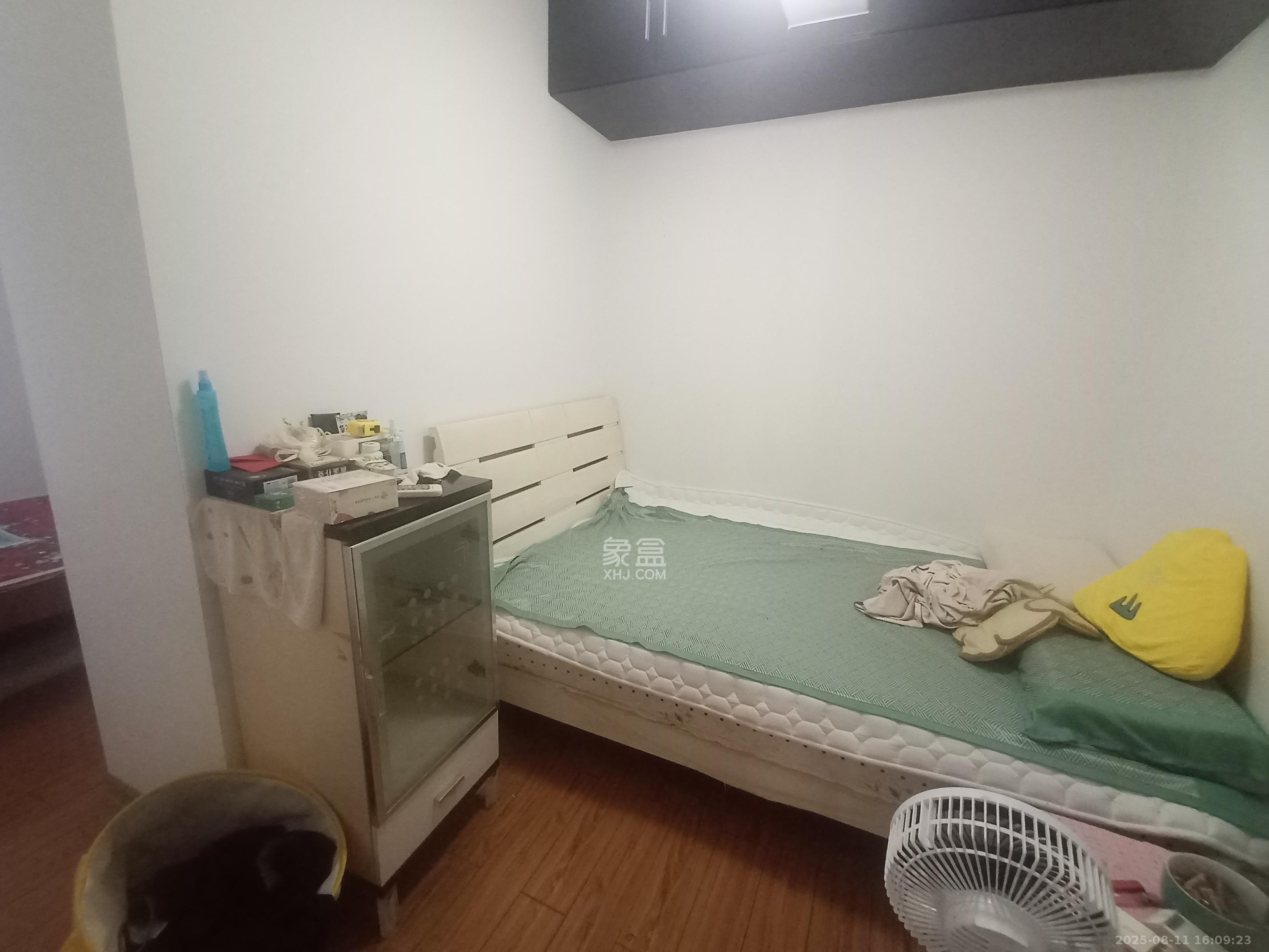 德润园  3室2厅1卫   2100.00元/月室内图