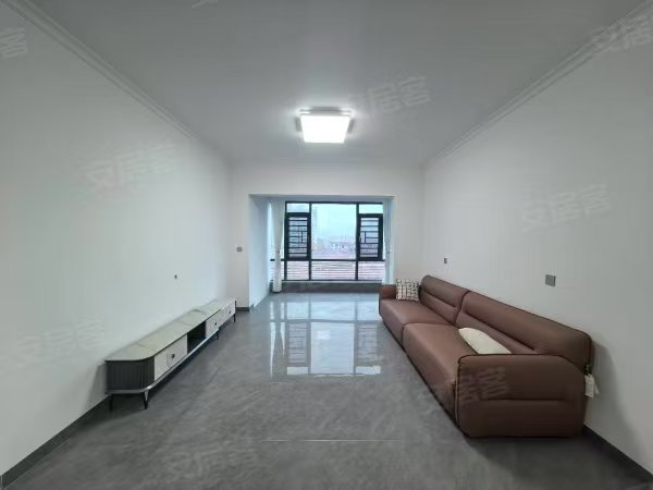 鸿星新天地  4室2厅2卫    2500.0元/月 鸿星新天地  4室2厅2卫    2500.0元/月室内图