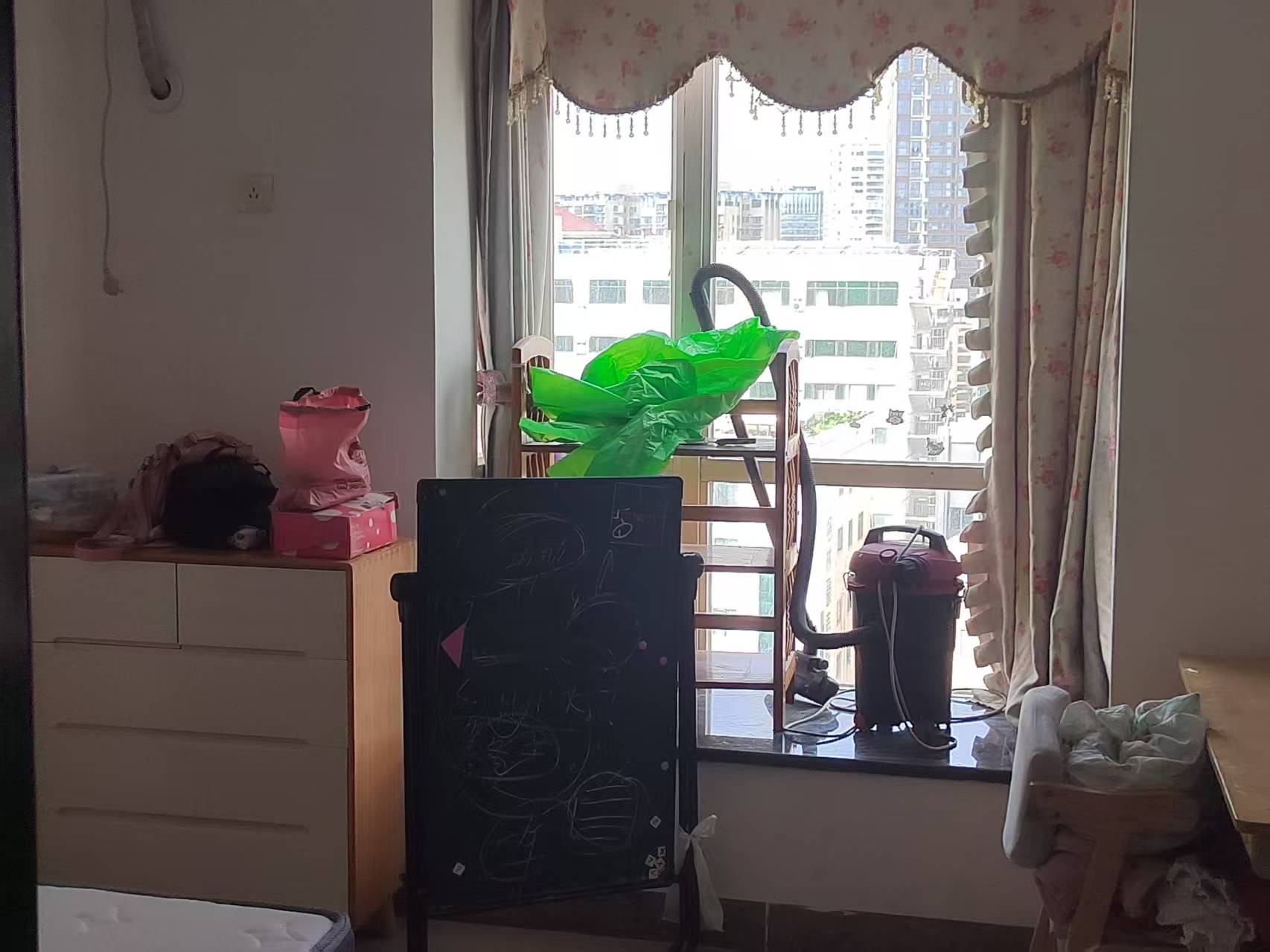 裕庄大厦  4室2厅2卫   3000.00元/月室内图