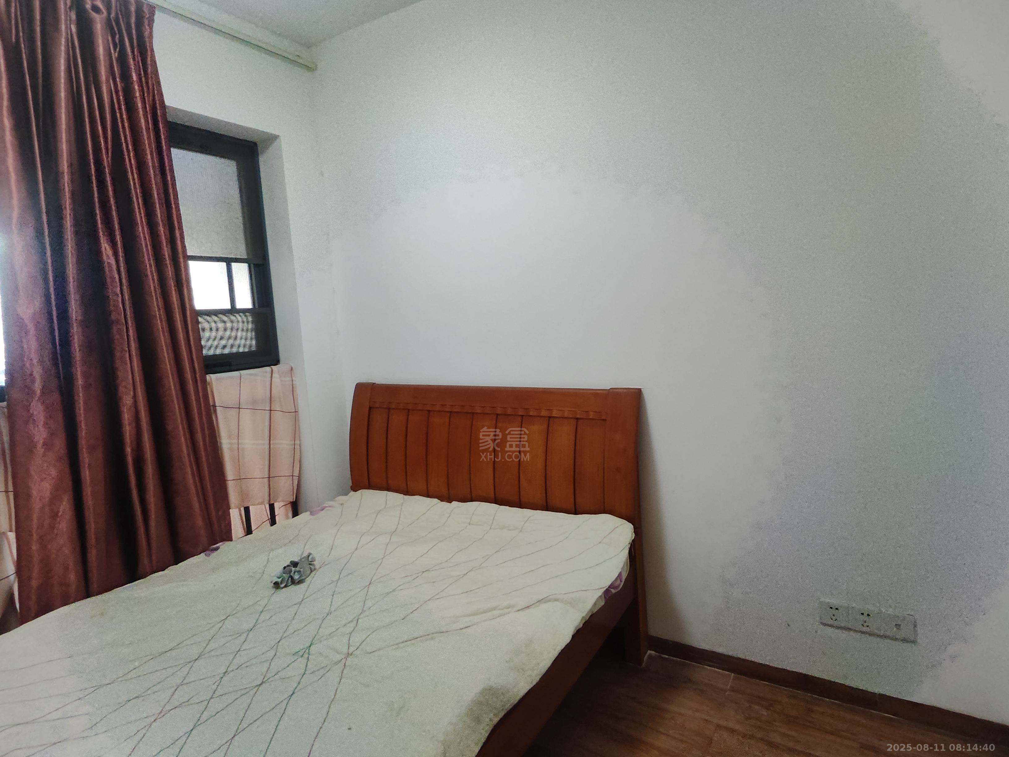 春藤小镇  3室2厅1卫    1800.0元/月室内图