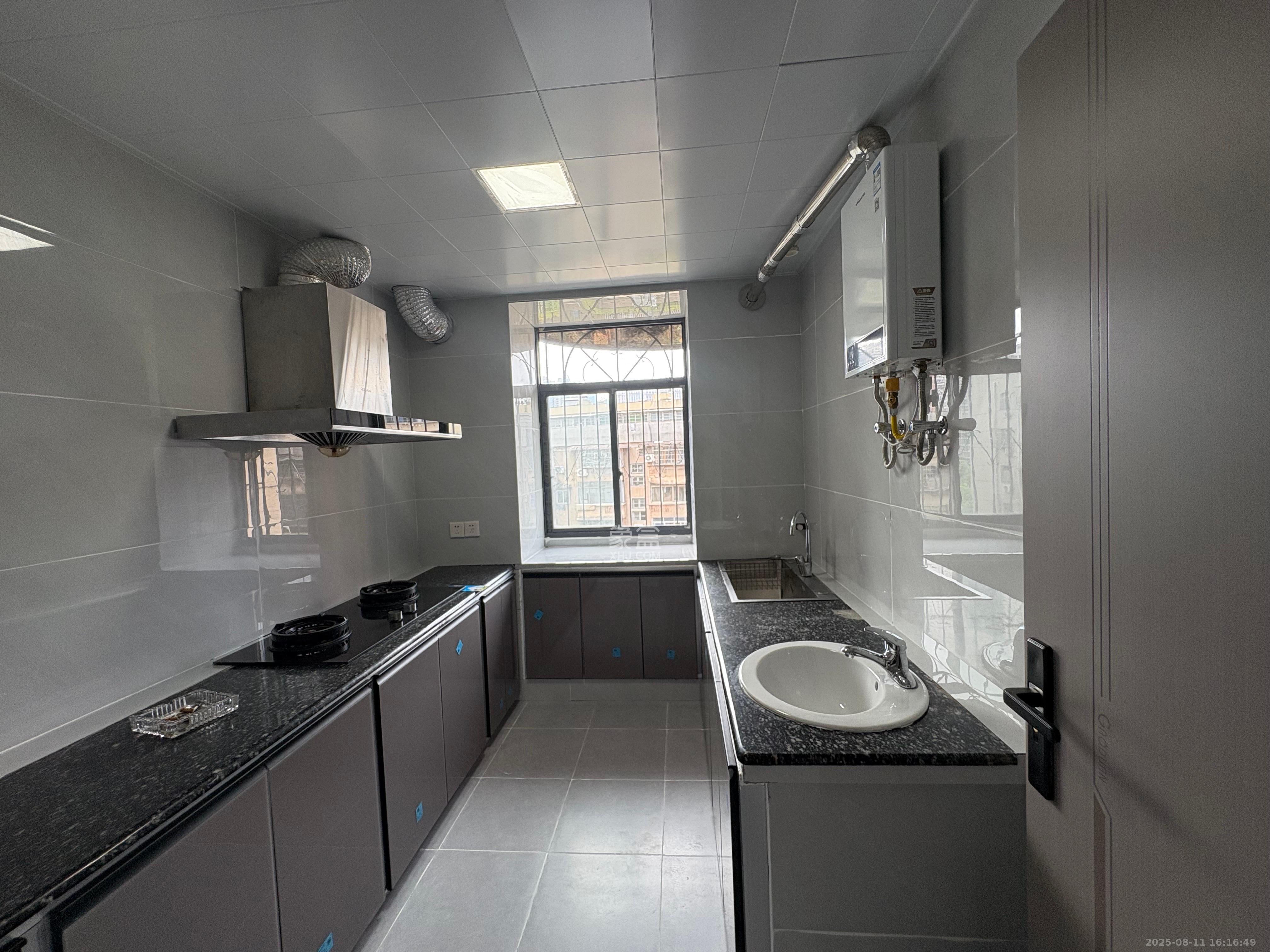 城南花苑 3室1厅1卫 2000.0元/月 城南花苑 3室1厅1卫 2000.0元/月室内图