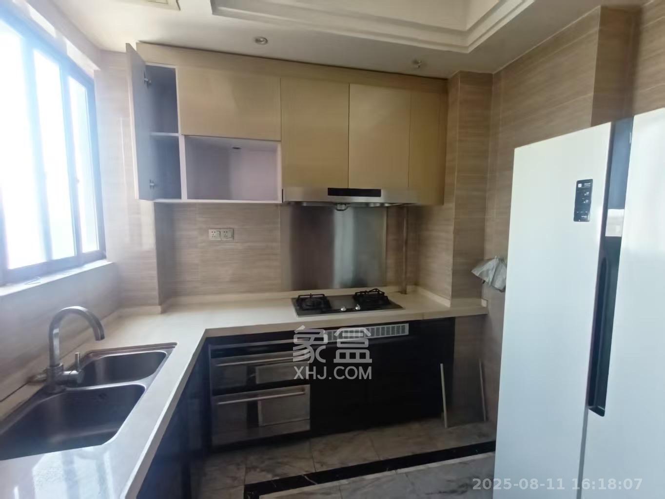 恒大御景半岛湘江苑(恒大御景半岛一期) 5室2厅2卫 5000.0元/月 恒大御景半岛湘江苑(恒大御景半岛一期) 5室2厅2卫 5000.0元/月室内图