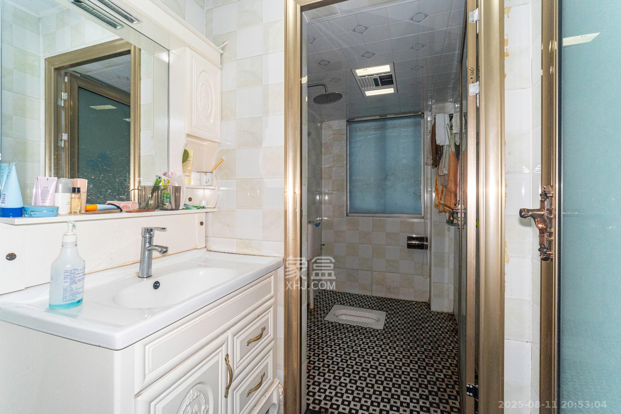 时代星空 3室2厅2卫 73.8万 时代星空 3室2厅2卫 73.8万卫生间