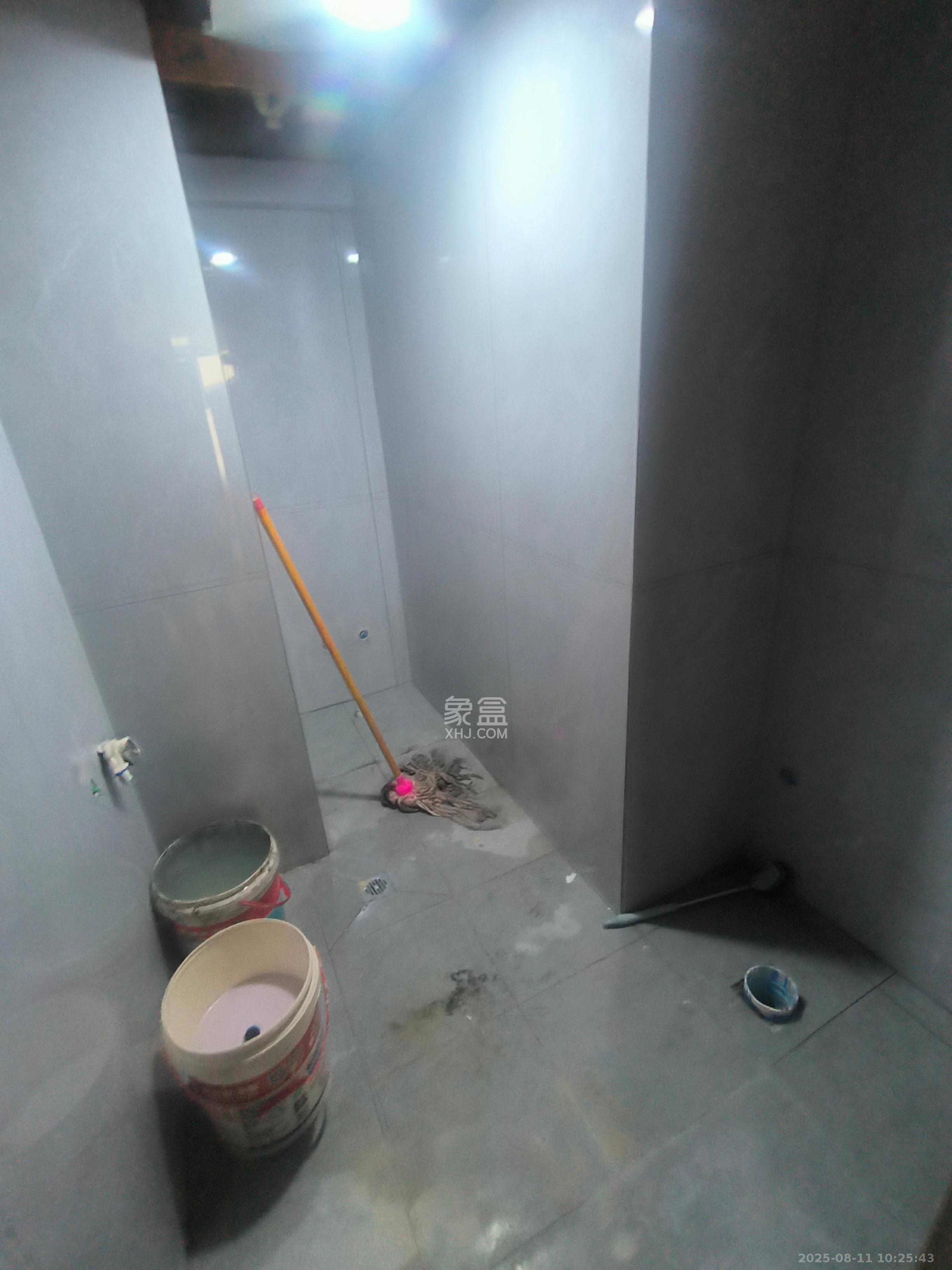 湘域中央  1室1厅1卫    2500.0元/月室内图