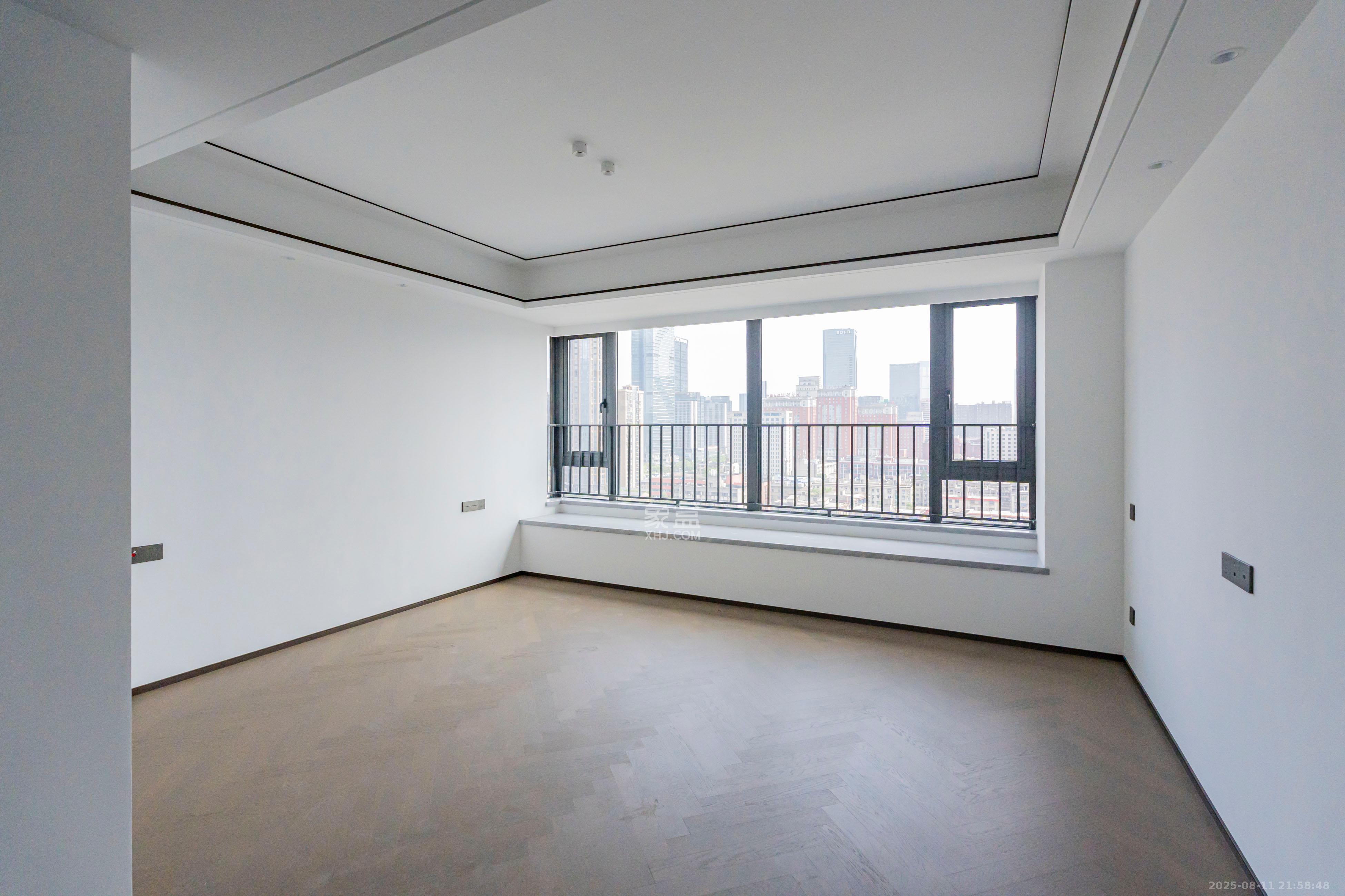 建发养云  4室2厅3卫   580.00万卧室