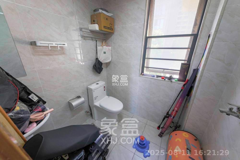 鑫远玲珑 3室2厅2卫 2300.0元/月 鑫远玲珑 3室2厅2卫 2300.0元/月室内图