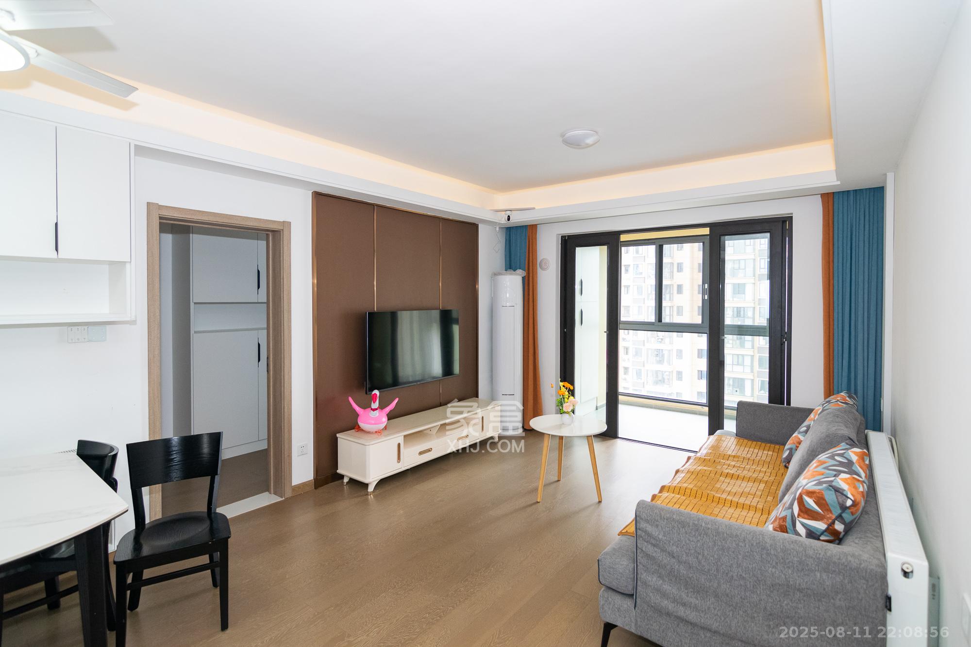 美的翰城 3室2厅2卫 73.8万 美的翰城 3室2厅2卫 73.8万客厅