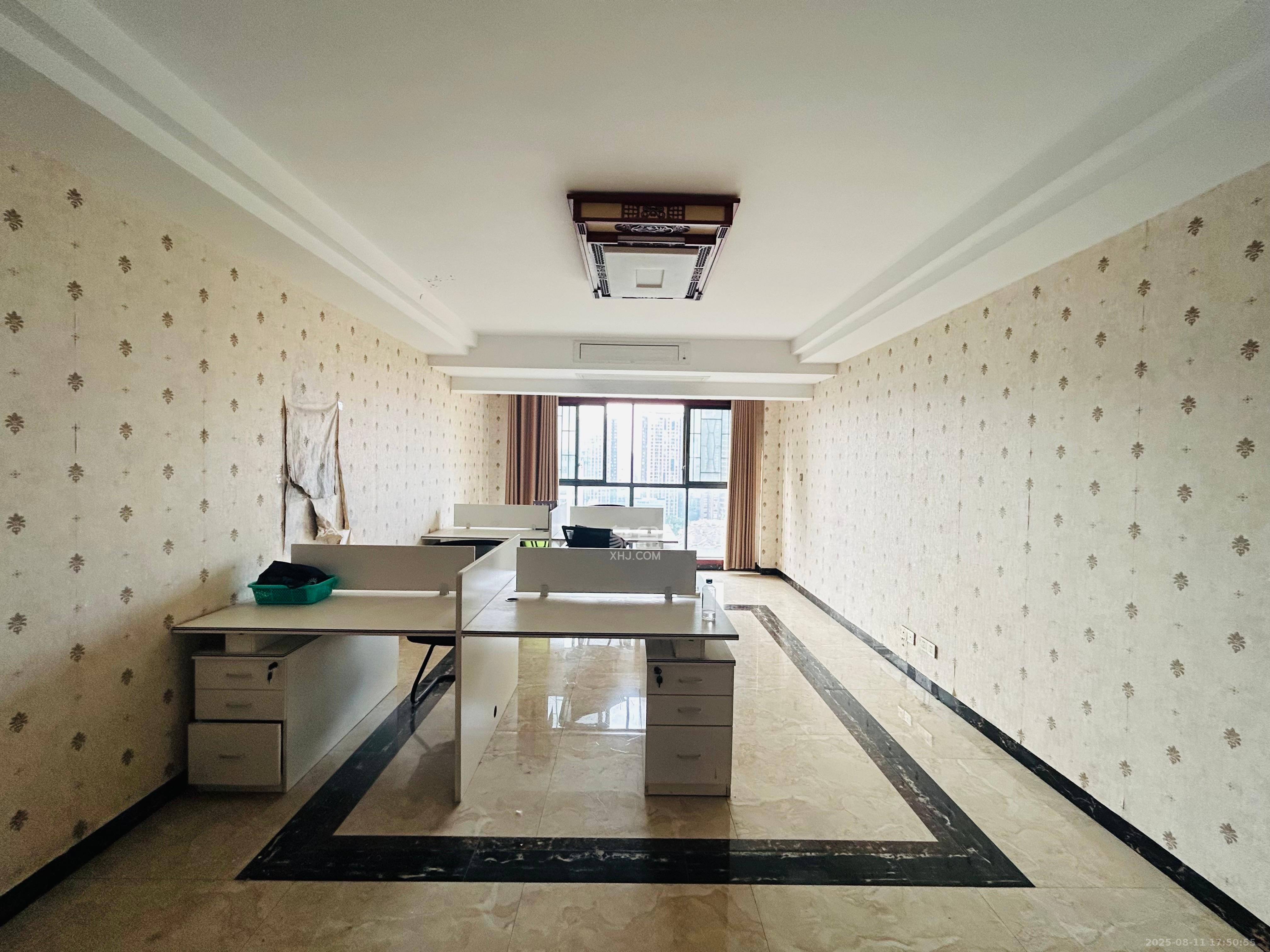 长城雅苑  3室2厅2卫    2800.0元/月 长城雅苑  3室2厅2卫    2800.0元/月室内图