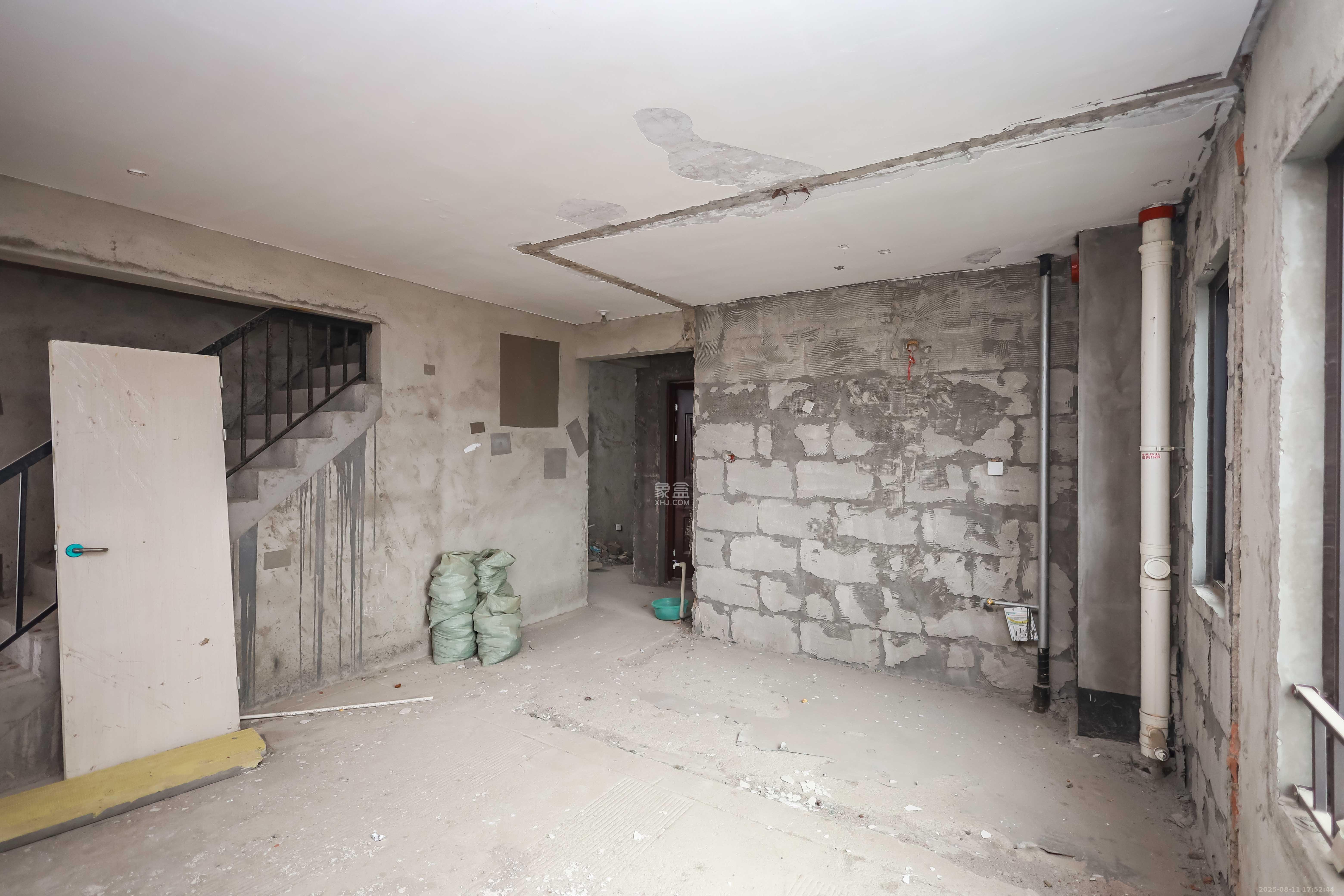 金辉优步花园  3室2厅2卫    109.0万厨房