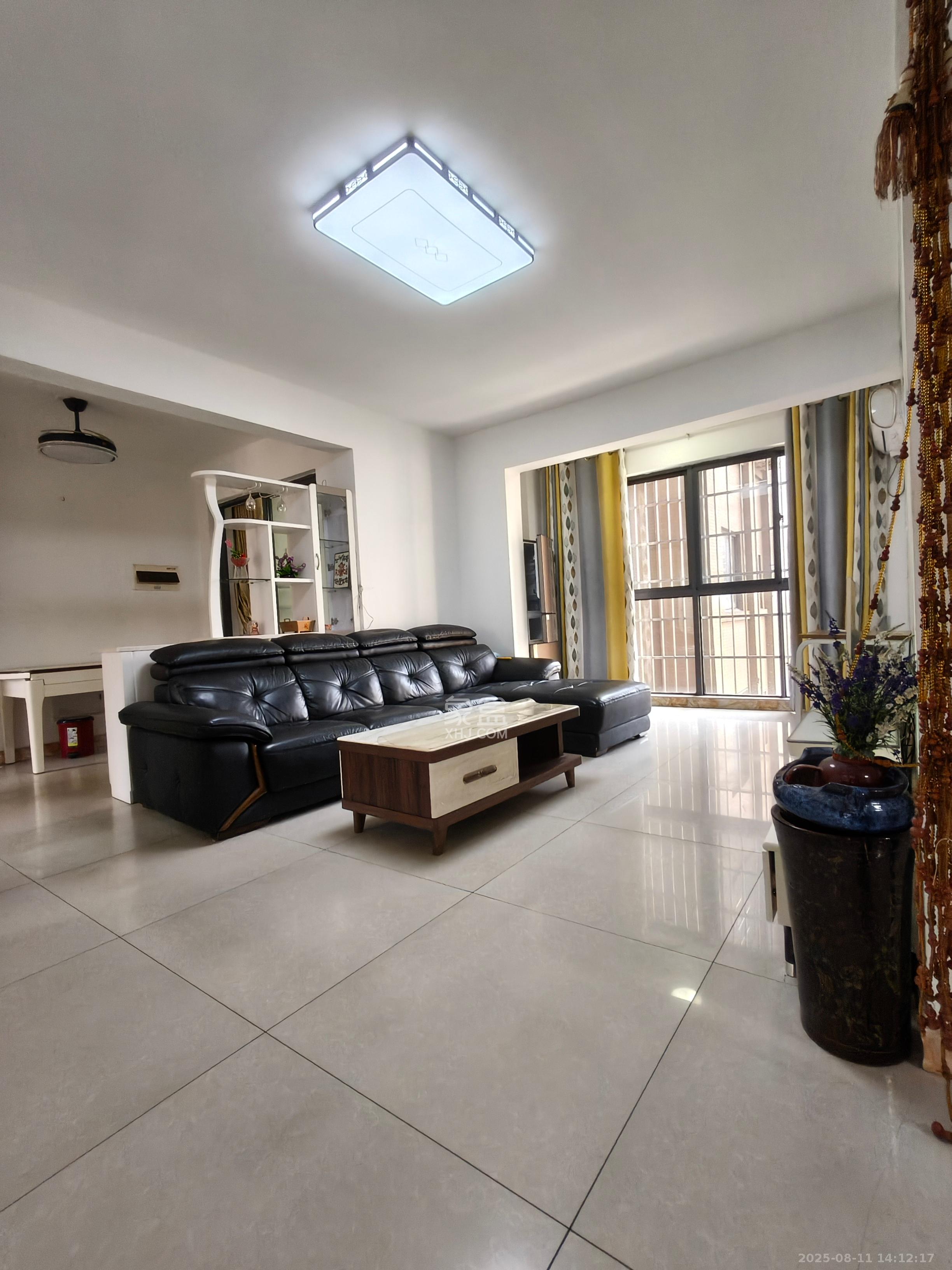 高林仕家  3室2厅1卫    2200.0元/月 高林仕家  3室2厅1卫    2200.0元/月室内图