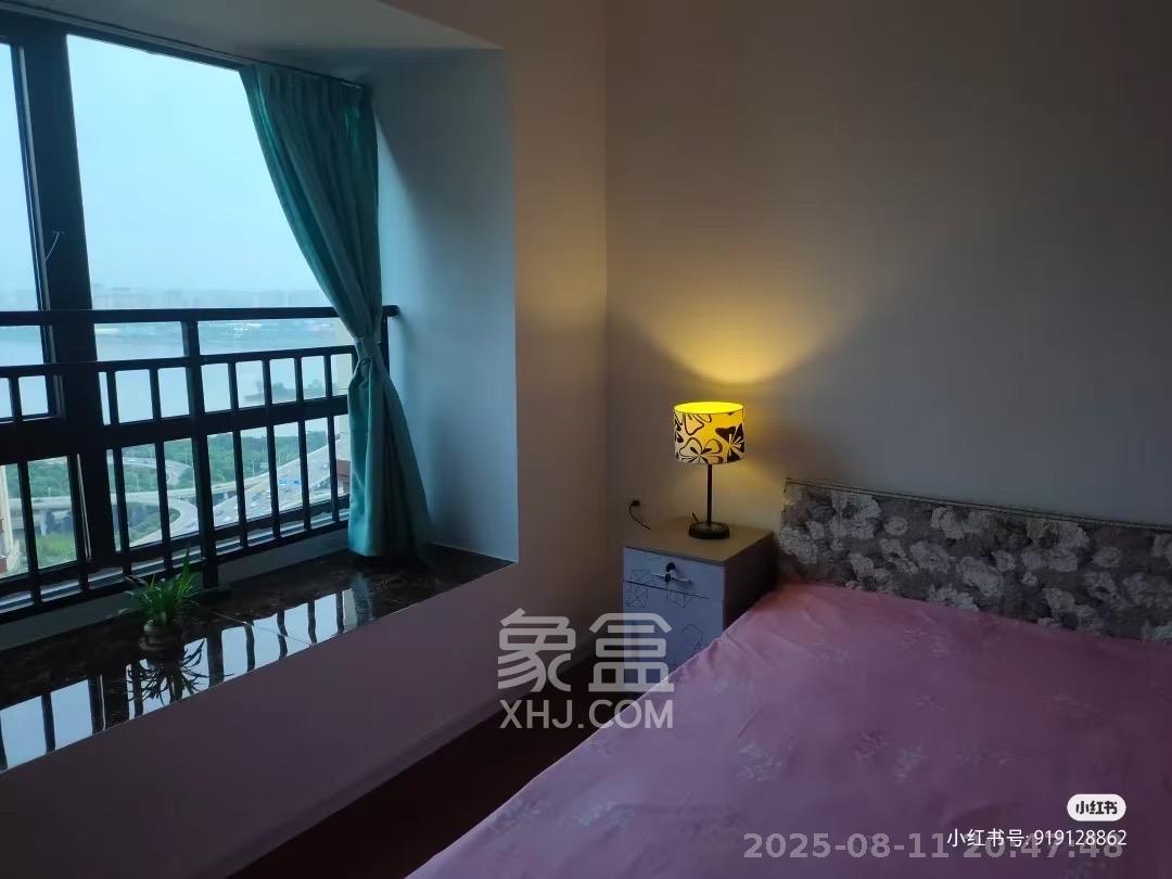 山语城三期 4室2厅2卫 2800.0元/月 山语城三期 4室2厅2卫 2800.0元/月室内图