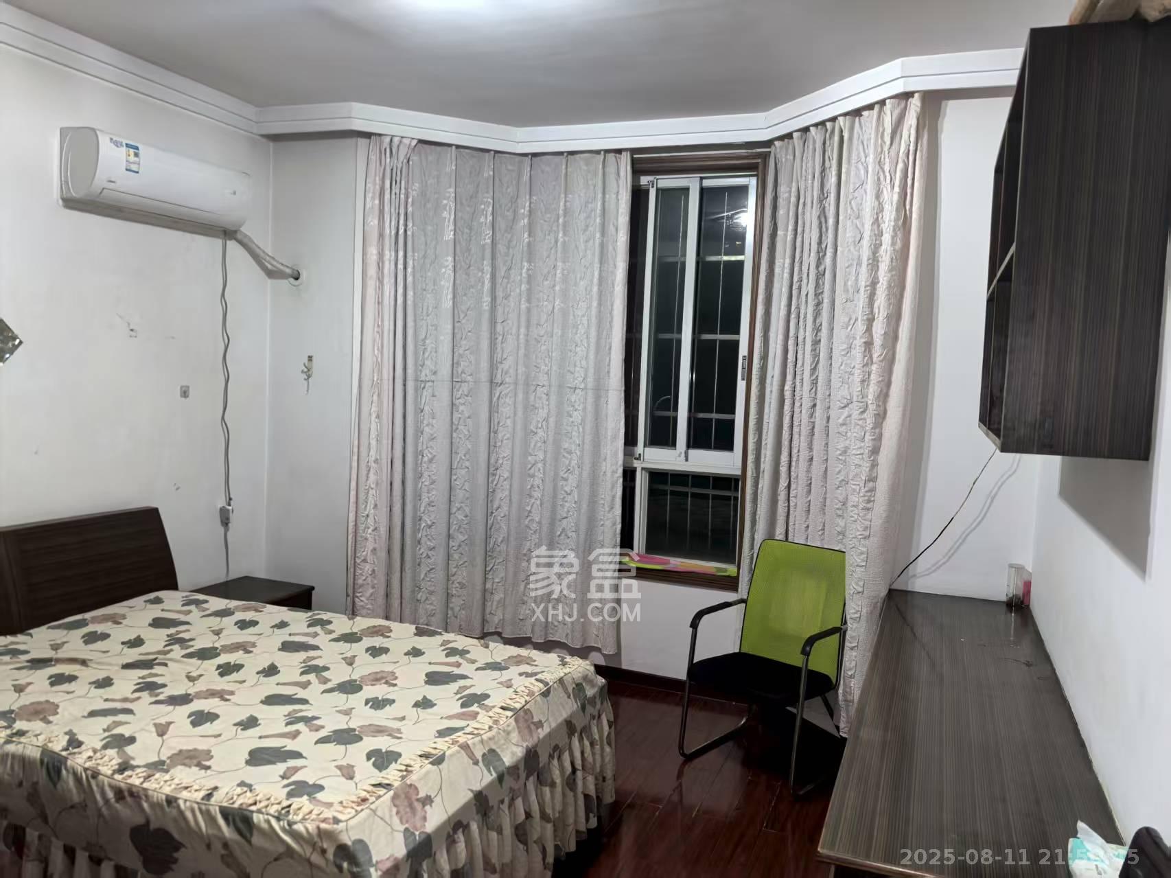 山水人家三期  3室2厅2卫    1800.0元/月室内图