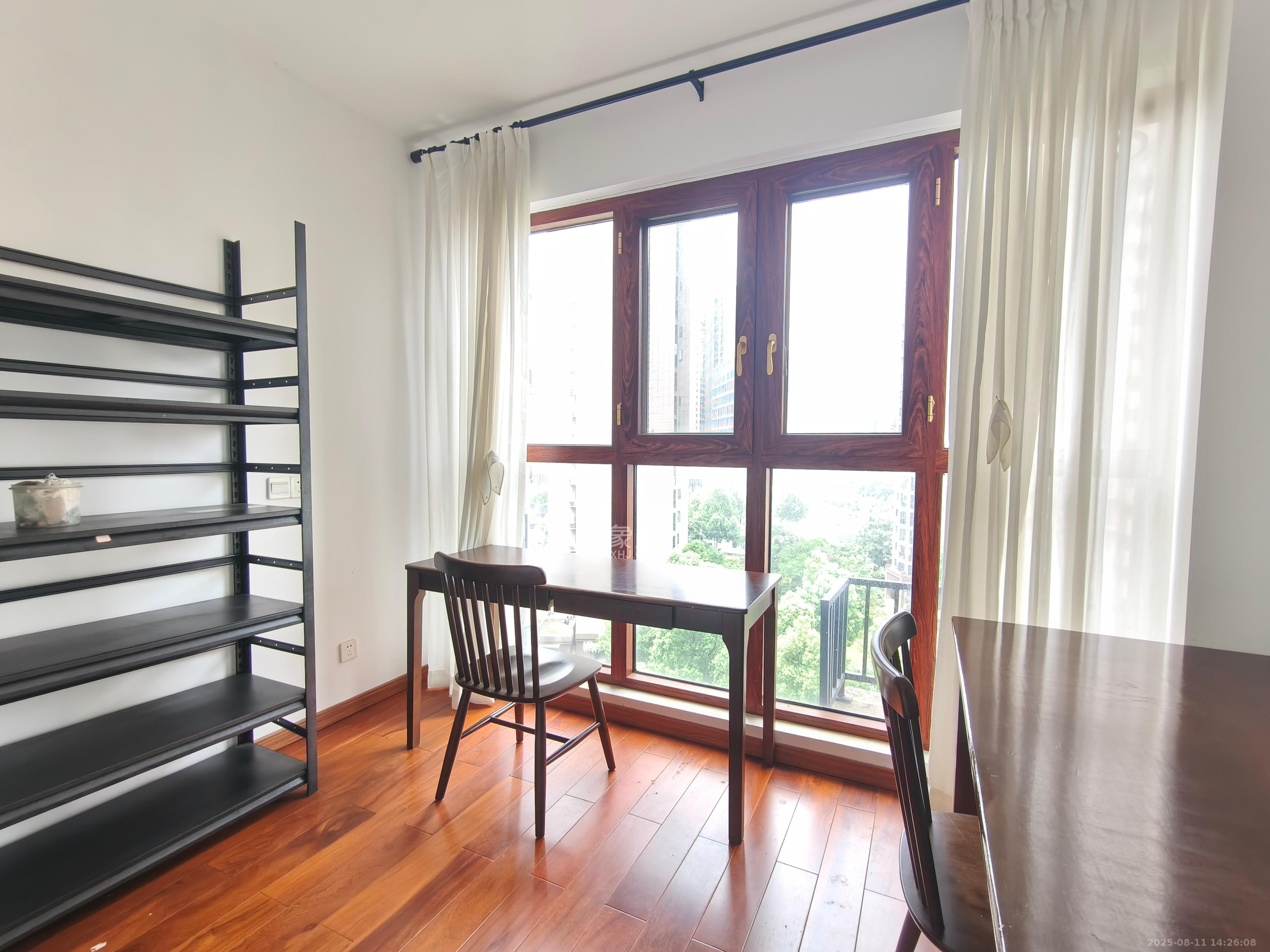 中国铁建梅溪青秀二期  4室2厅2卫    3500.0元/月室内图