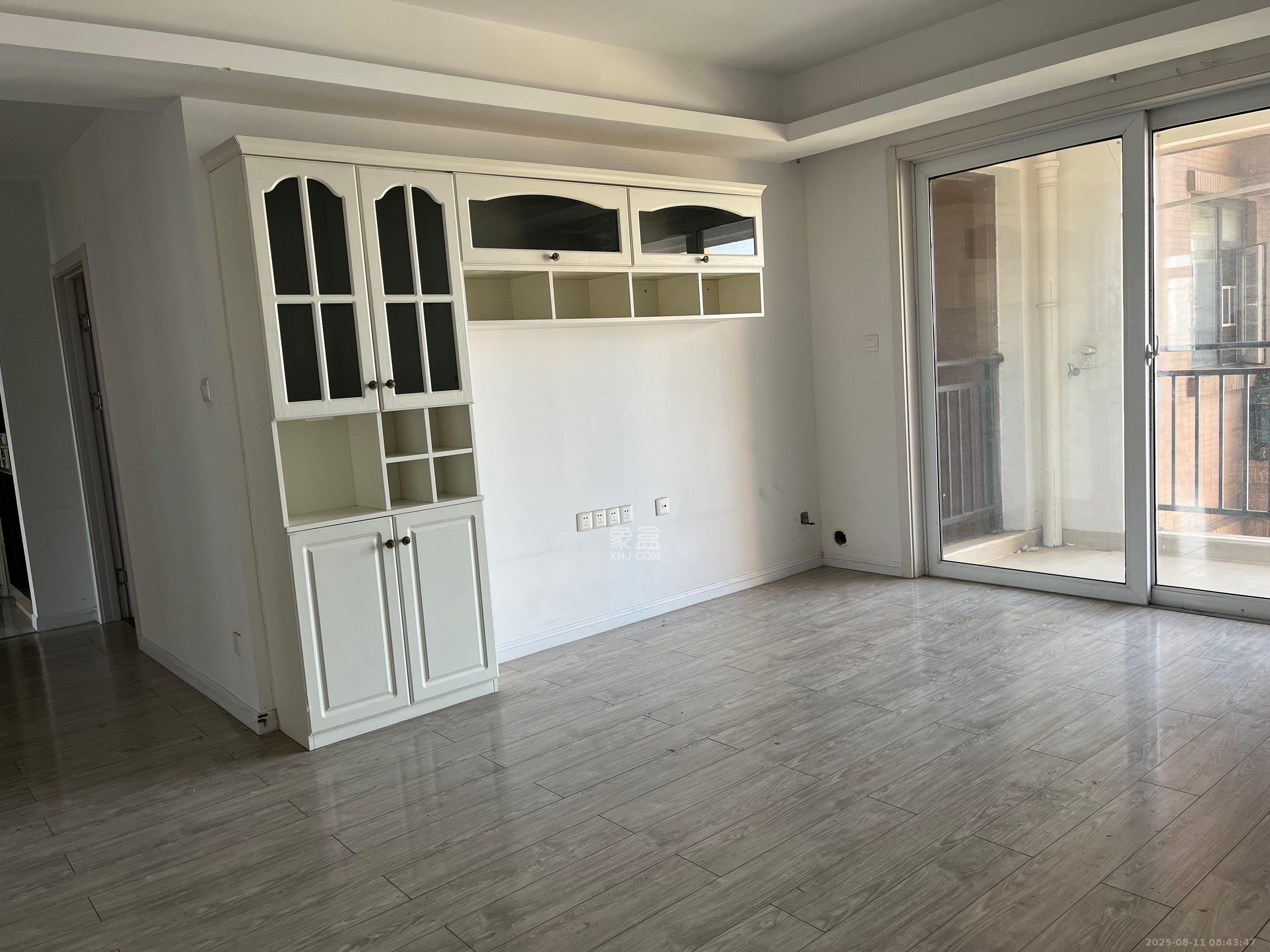 三一街区  4室2厅2卫    1800.0元/月 三一街区  4室2厅2卫    1800.0元/月室内图