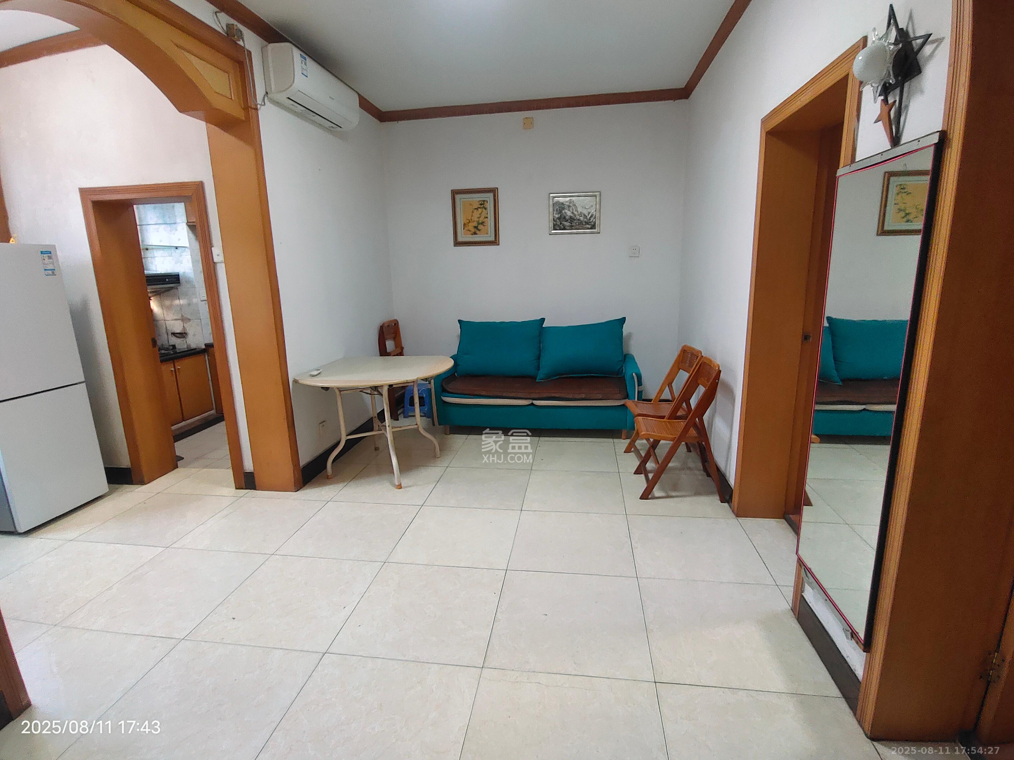 长邮一村(邮电宿舍)  2室2厅1卫    1600.0元/月 长邮一村(邮电宿舍)  2室2厅1卫    1600.0元/月室内图