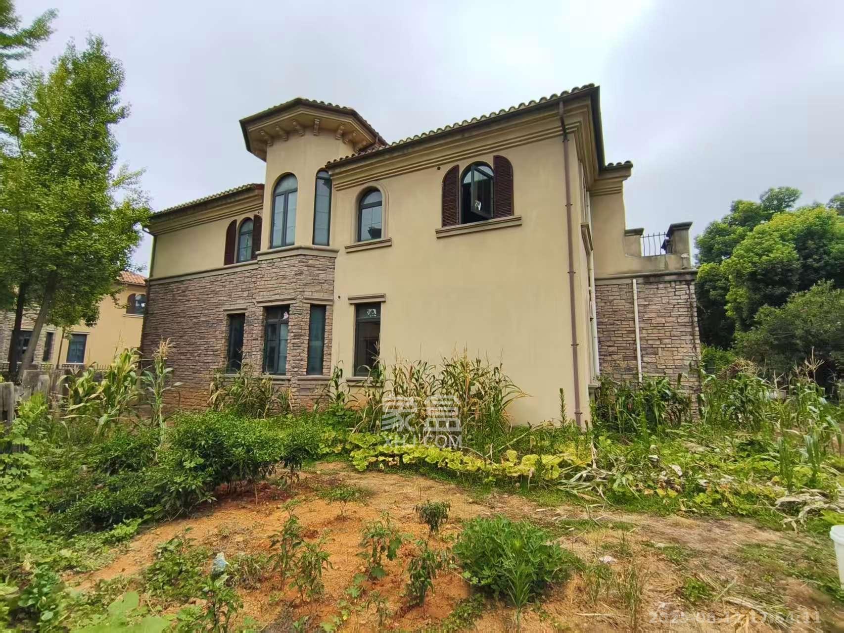 中粮北纬28°别墅 8室4厅4卫 8000.0元/月 中粮北纬28°别墅 8室4厅4卫 8000.0元/月室内图