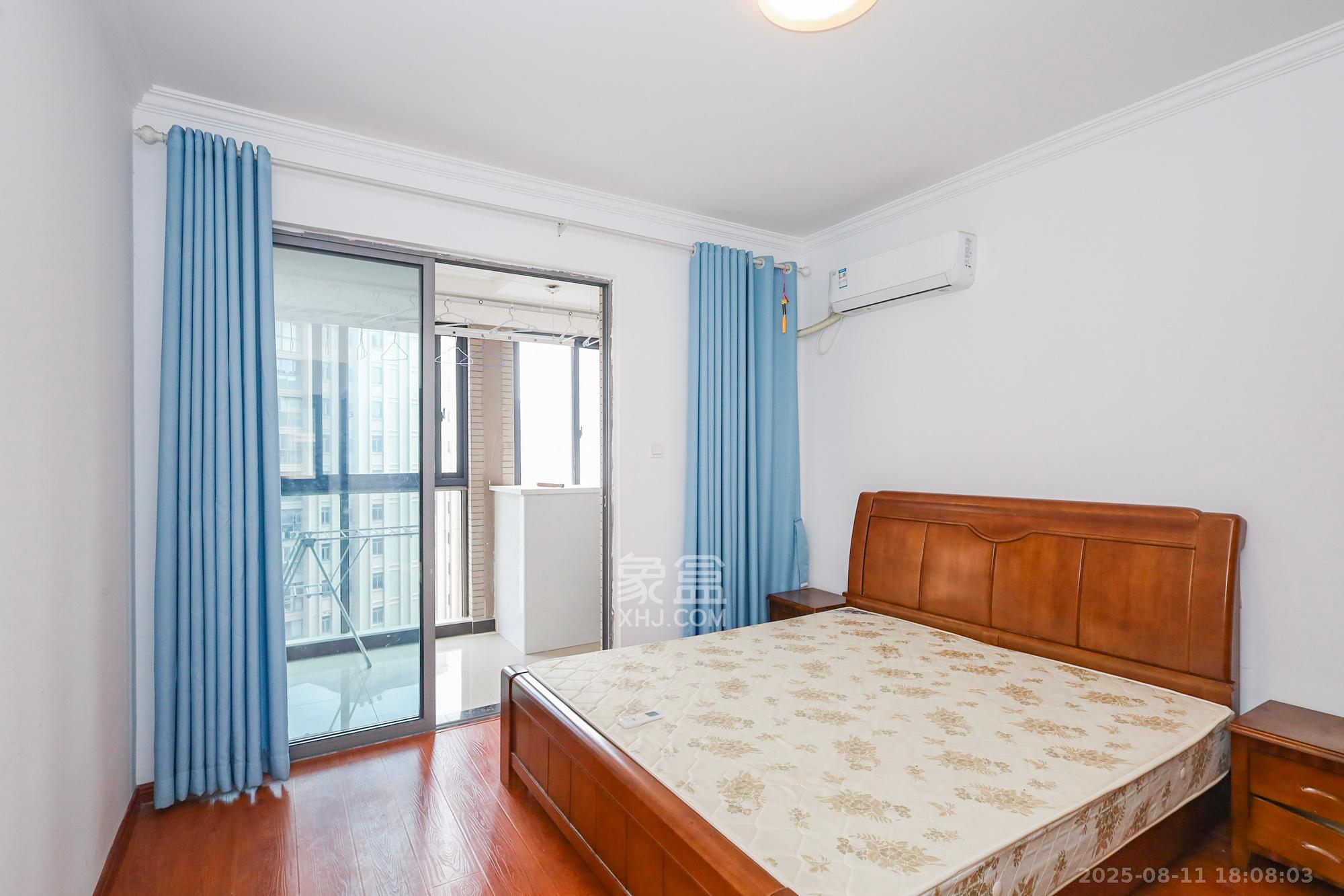 八方小区C区 3室2厅2卫 380.0万 八方小区C区 3室2厅2卫 380.0万卧室