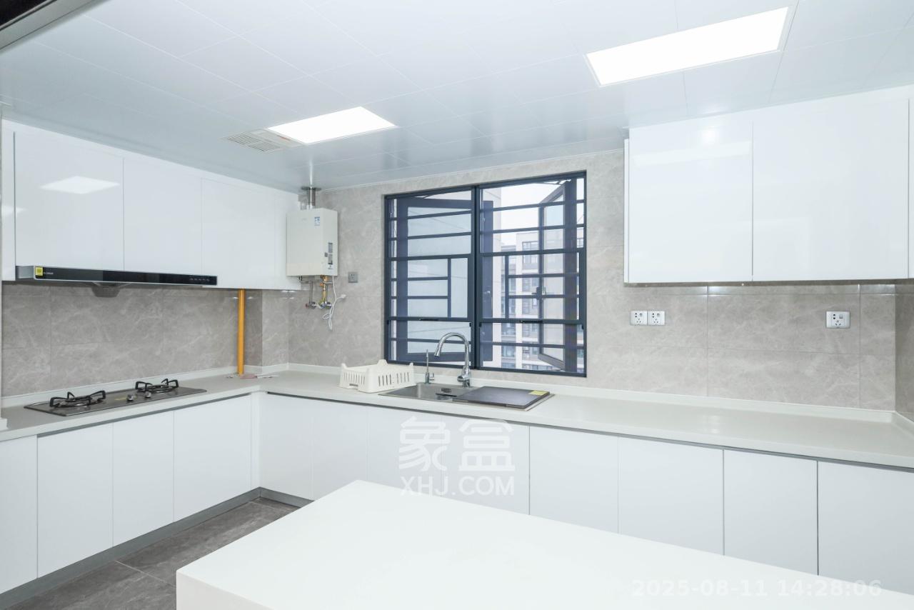 中海阅溪府 4室2厅2卫 5500.0元/月 中海阅溪府 4室2厅2卫 5500.0元/月室内图