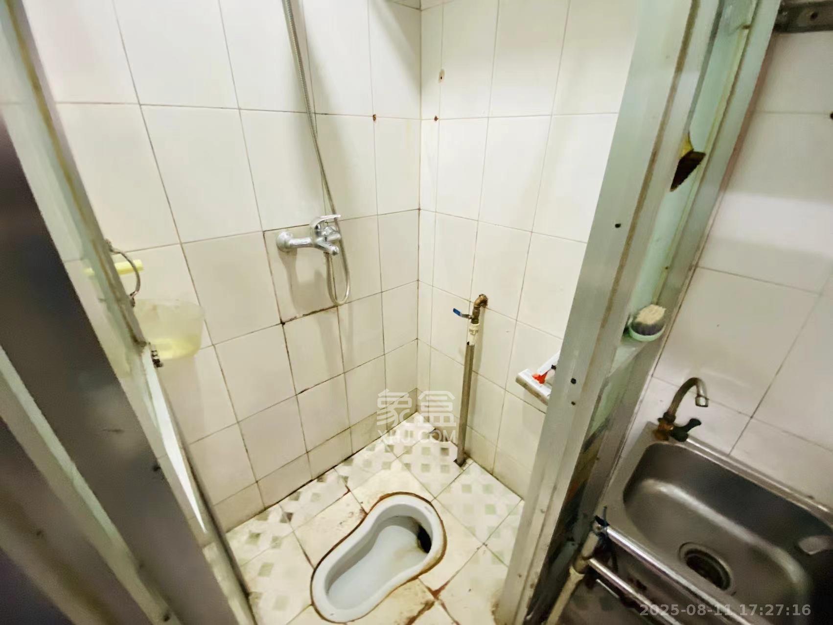 上碧湘街散盘 2室1厅1卫 1300.0元/月 上碧湘街散盘 2室1厅1卫 1300.0元/月室内图