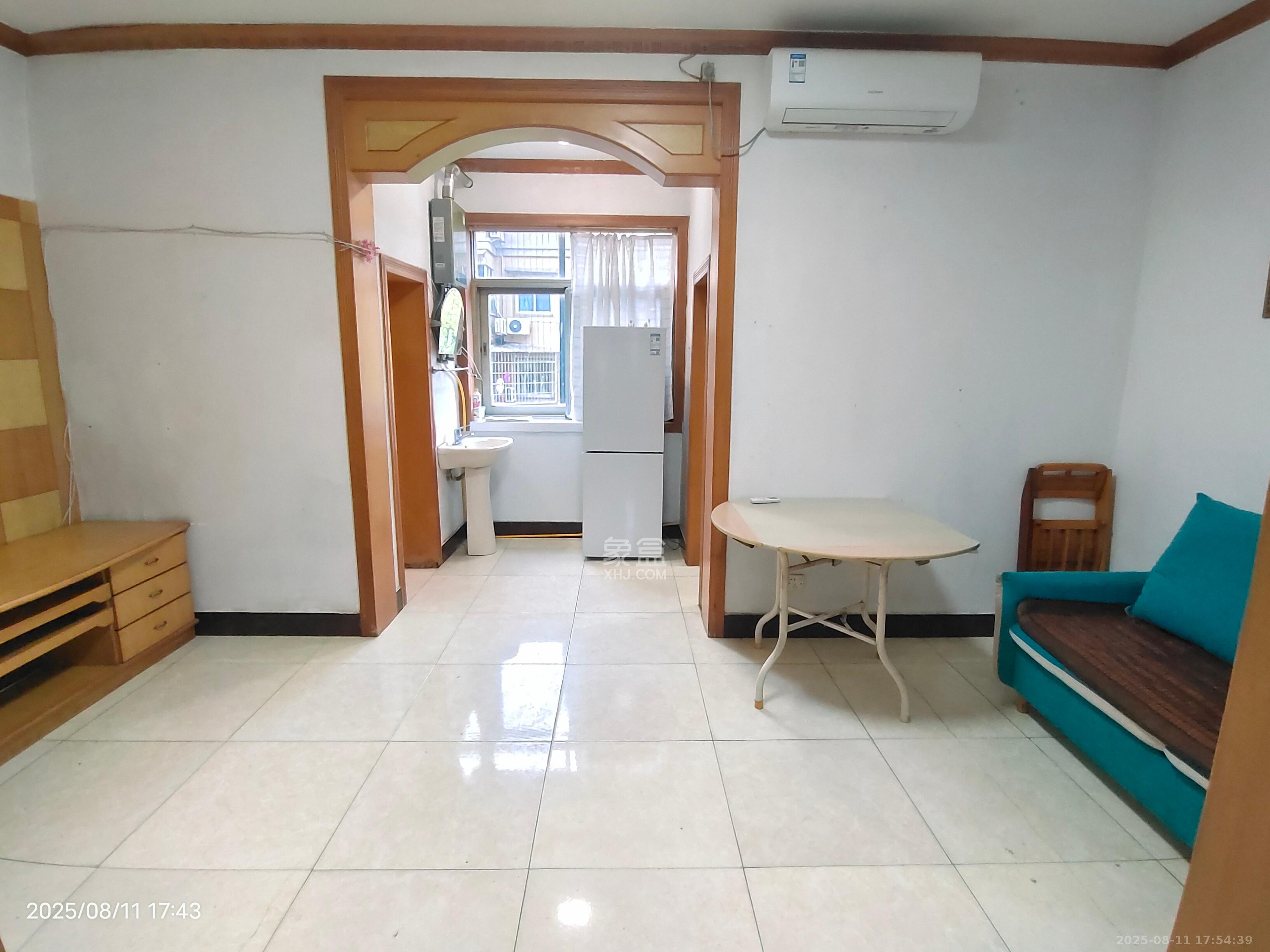 长邮一村(邮电宿舍)  2室2厅1卫    1600.0元/月 长邮一村(邮电宿舍)  2室2厅1卫    1600.0元/月室内图