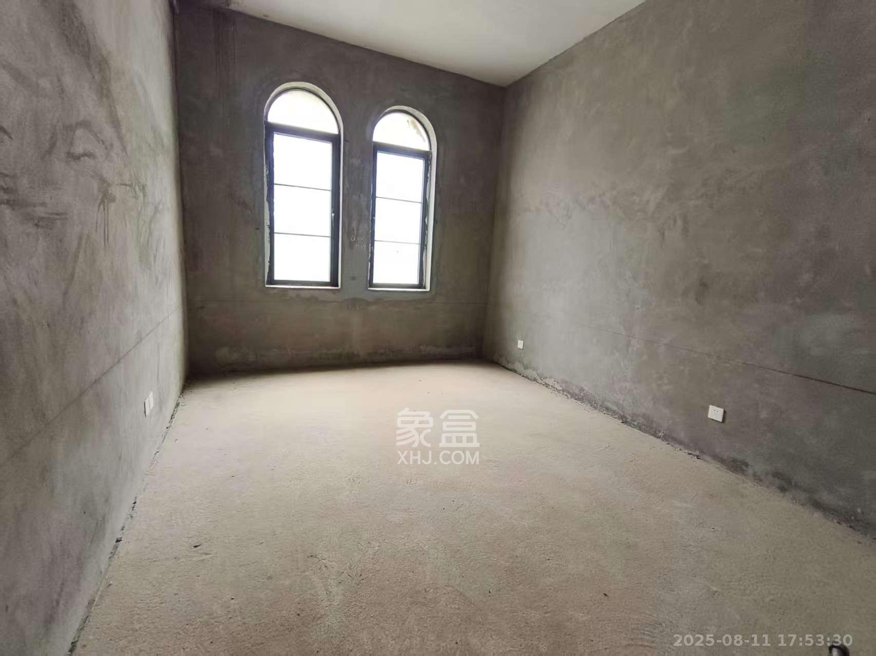 中粮北纬28°别墅 8室4厅4卫 8000.0元/月 中粮北纬28°别墅 8室4厅4卫 8000.0元/月室内图