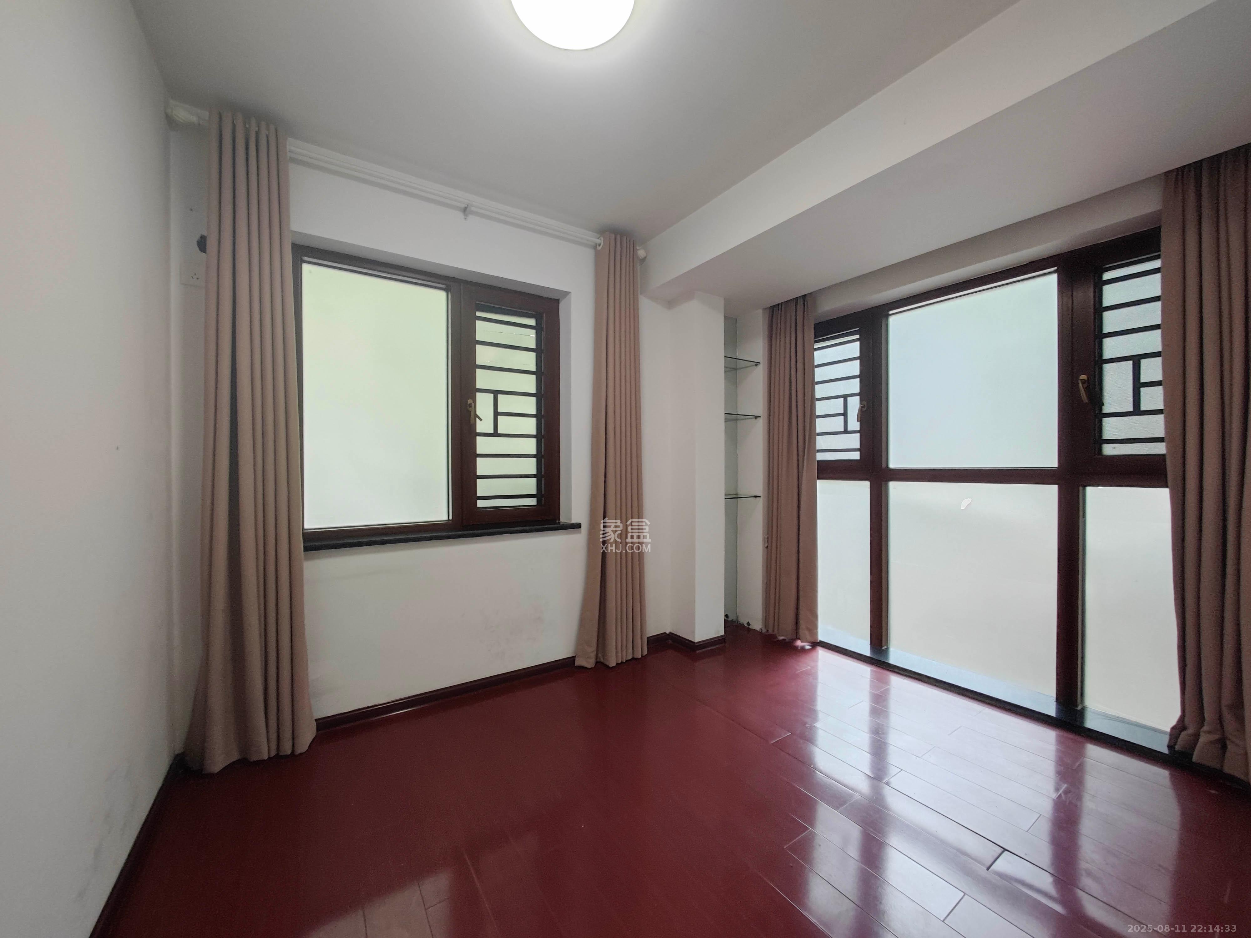 华盛世纪新城 4室2厅1卫 95.0万 华盛世纪新城 4室2厅1卫 95.0万卧室