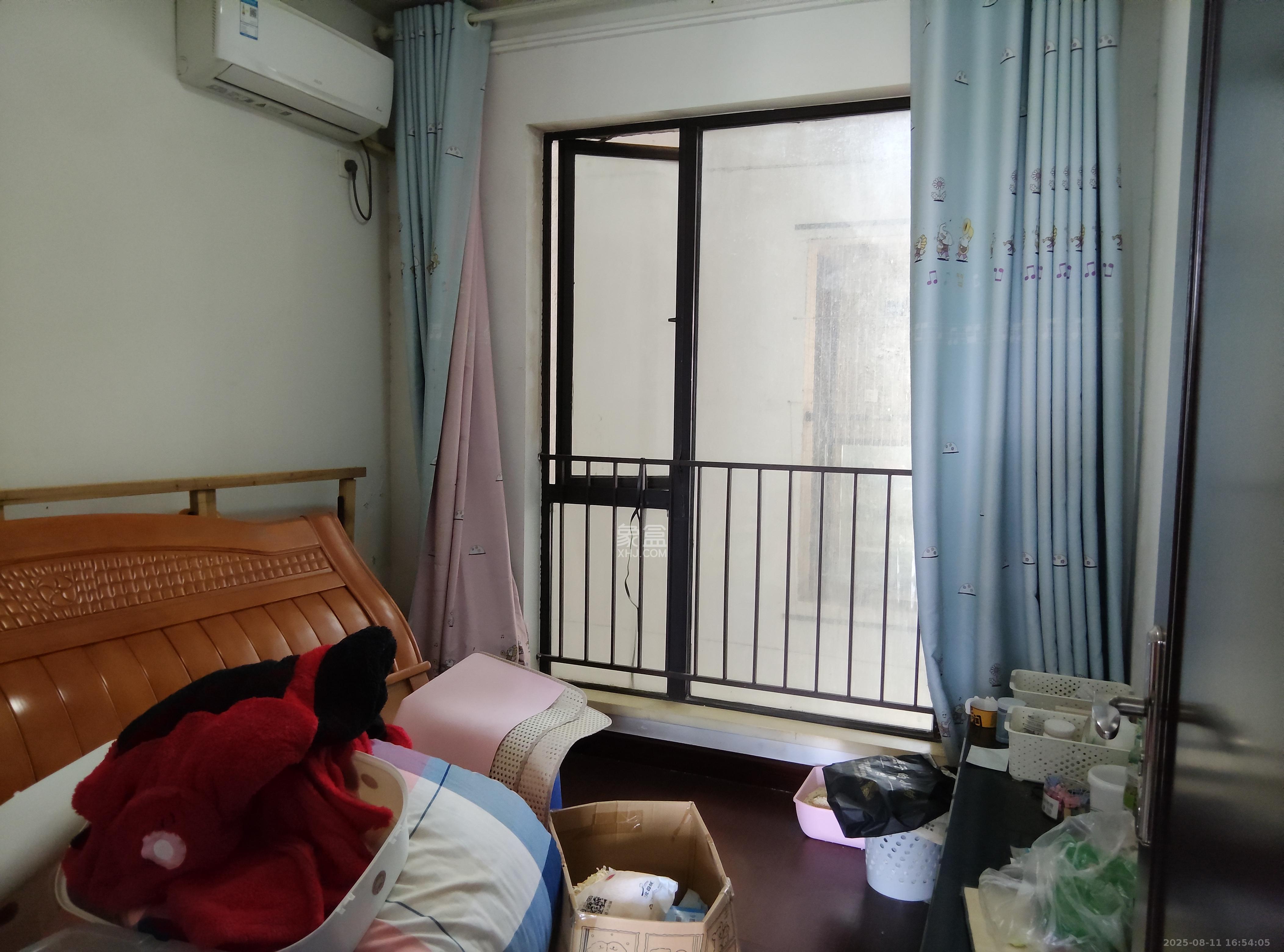 中海国际三期  3室2厅2卫    2300.0元/月 中海国际三期  3室2厅2卫    2300.0元/月室内图