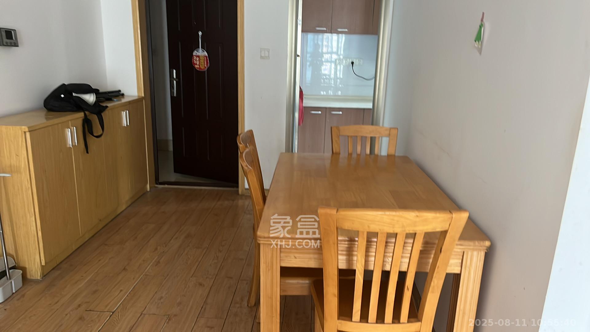 康斯丹郡(融程领秀佳园)  1室2厅1卫    1600.0元/月 康斯丹郡(融程领秀佳园)  1室2厅1卫    1600.0元/月室内图