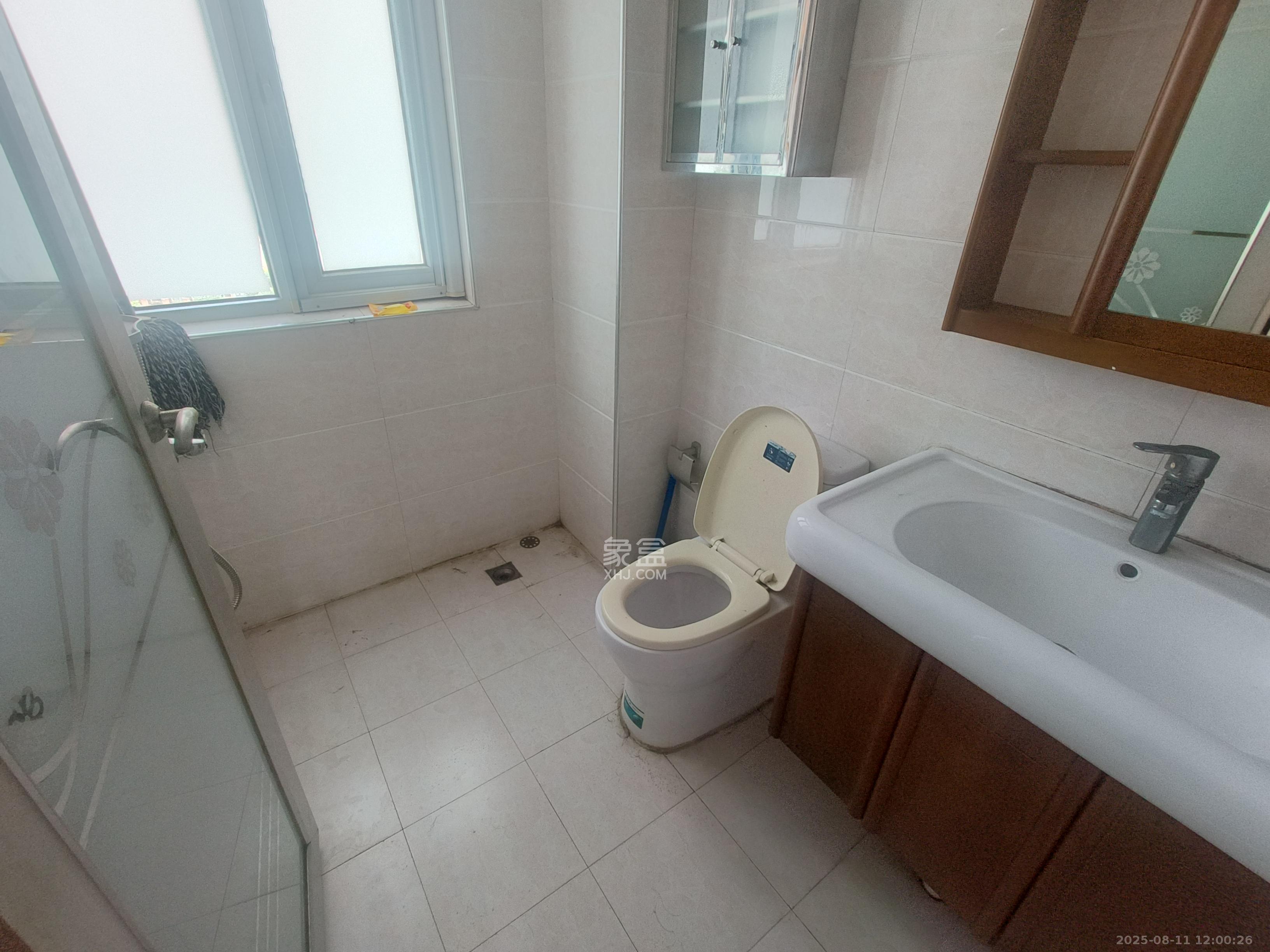 万国城(当代满庭春MOMA)一期  3室2厅2卫    2300.0元/月 万国城(当代满庭春MOMA)一期  3室2厅2卫    2300.0元/月室内图