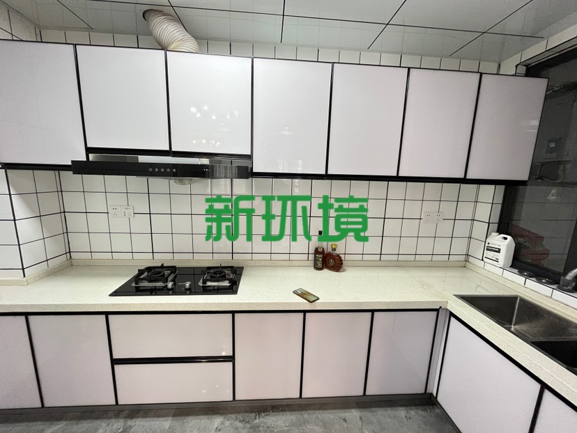 山水印象  3室2厅2卫   2400.00元/月室内图