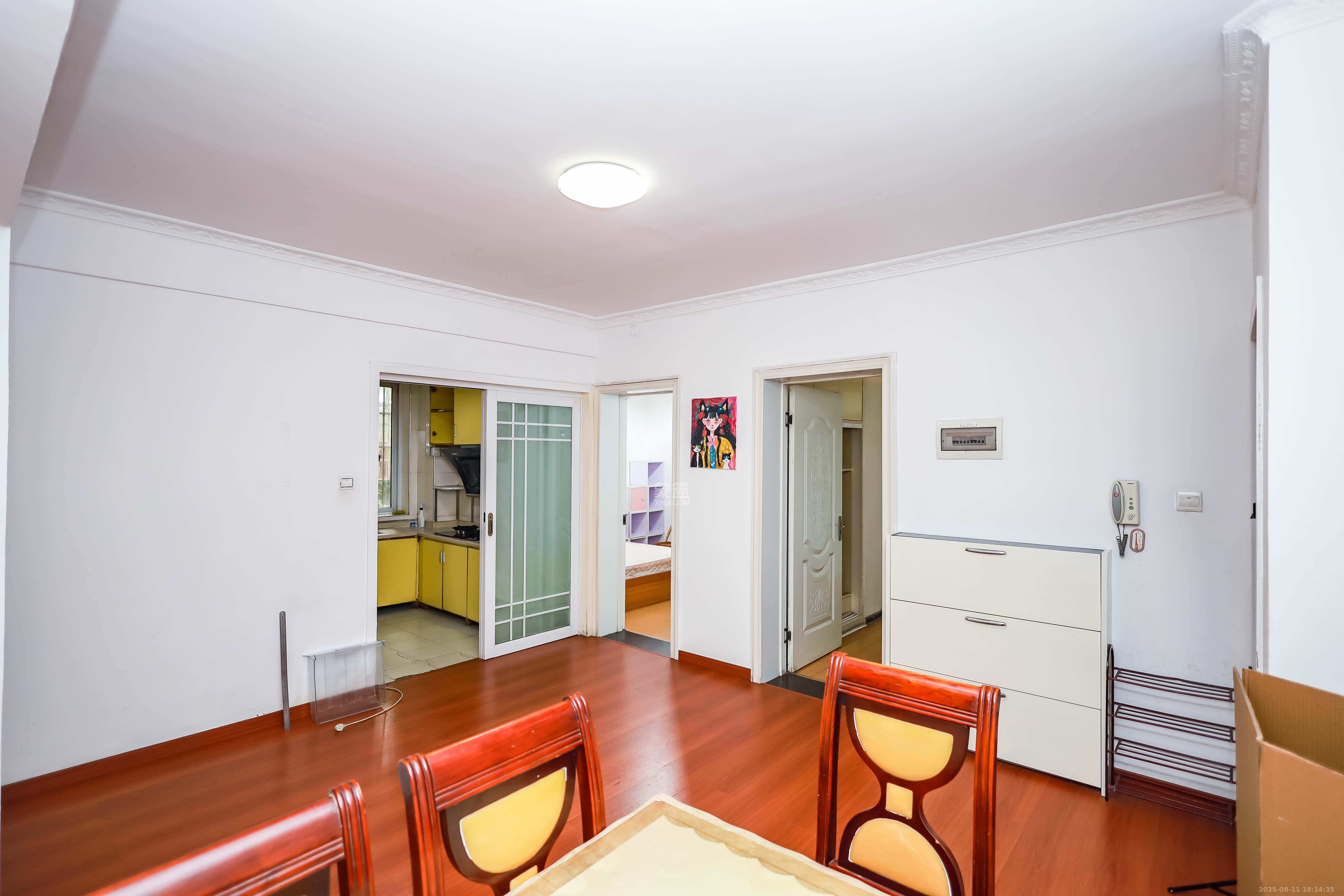 咸嘉新村悦峰园  3室2厅1卫    108.0万客厅