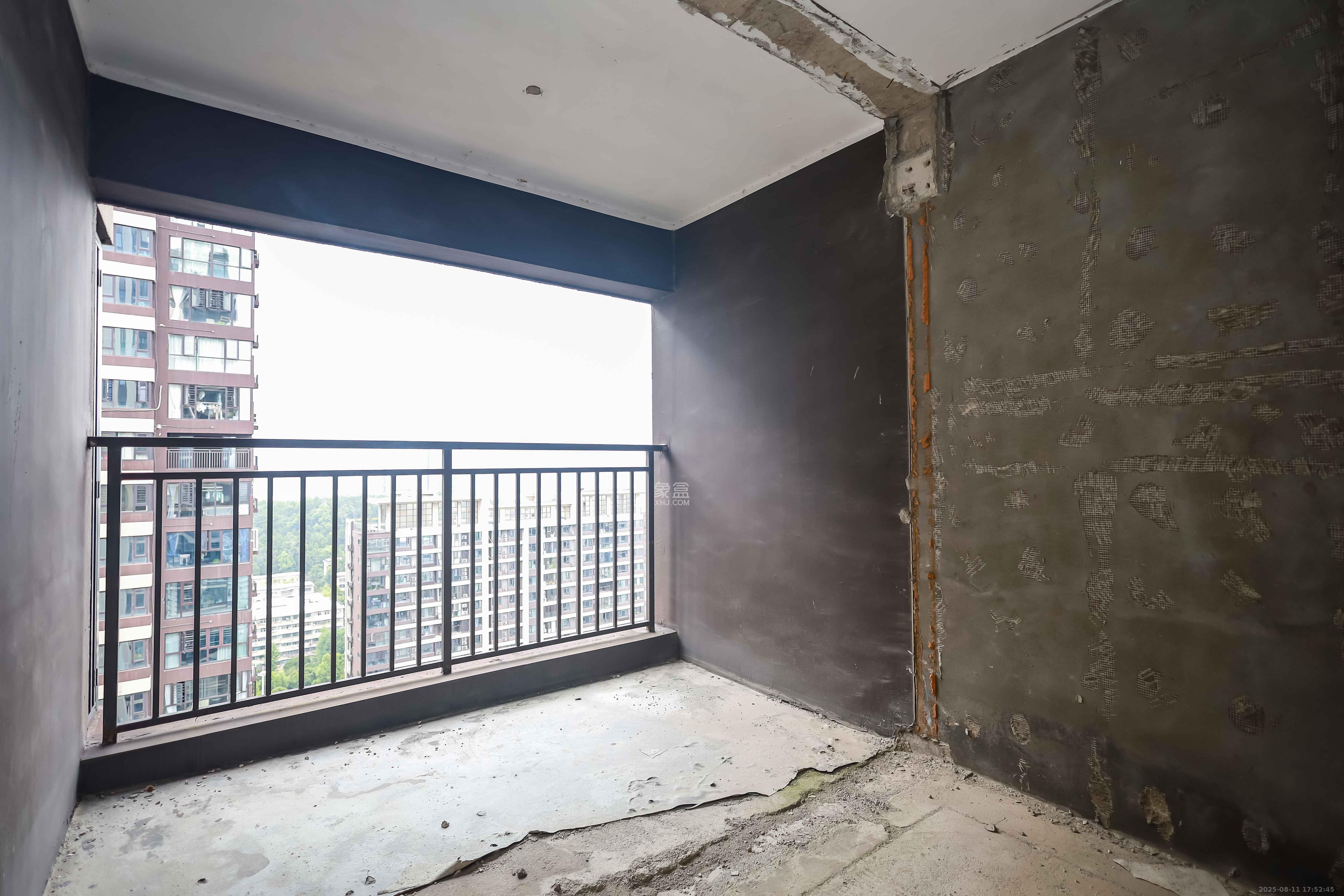 金辉优步花园  3室2厅2卫    109.0万卧室