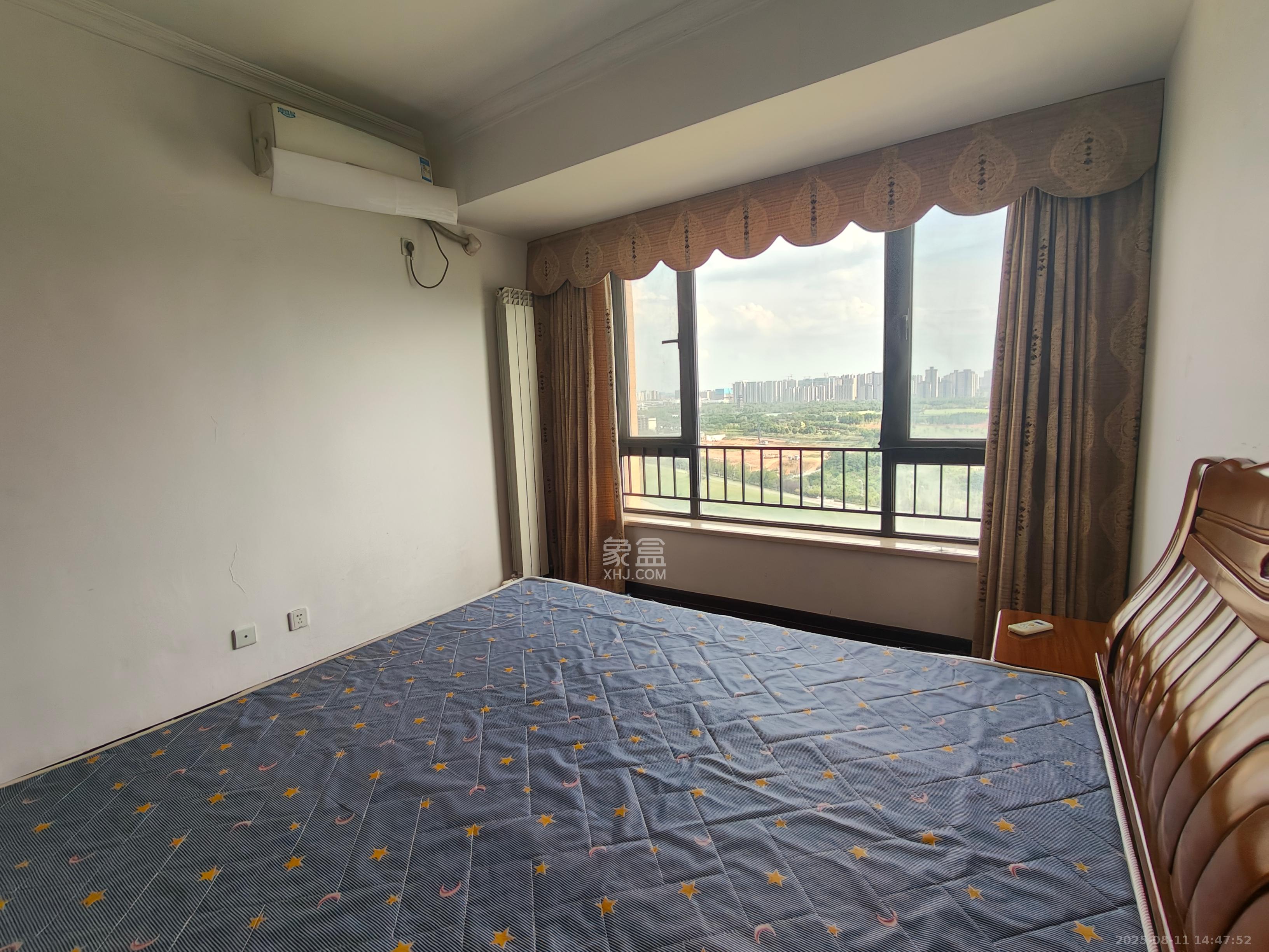 中海国际一期  3室2厅1卫    2400.0元/月室内图