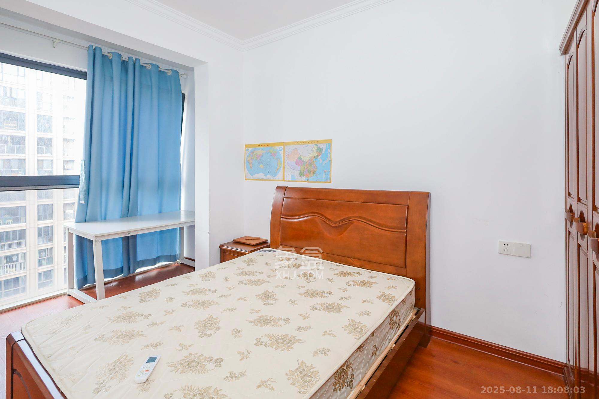 八方小区C区 3室2厅2卫 380.0万 八方小区C区 3室2厅2卫 380.0万卧室