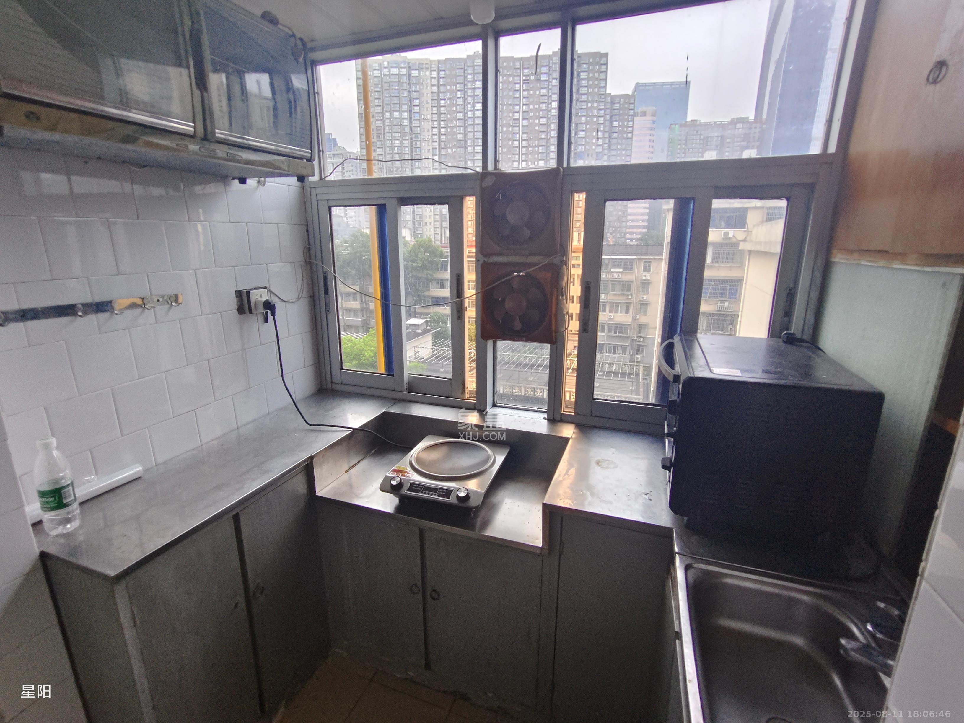 市一医院宿舍  2室1厅1卫    1400.0元/月 市一医院宿舍  2室1厅1卫    1400.0元/月室内图