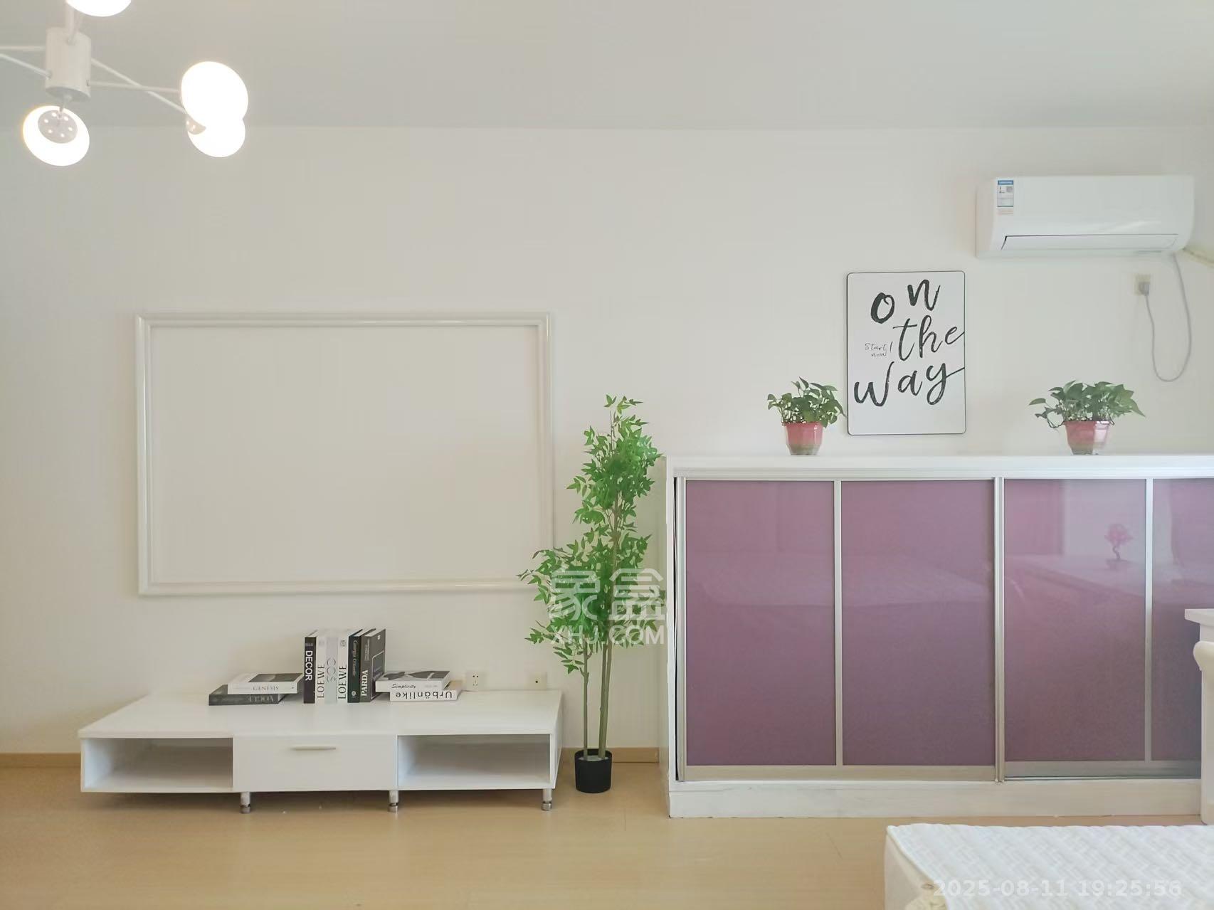 都市晨光  1室1厅1卫    1700.0元/月室内图