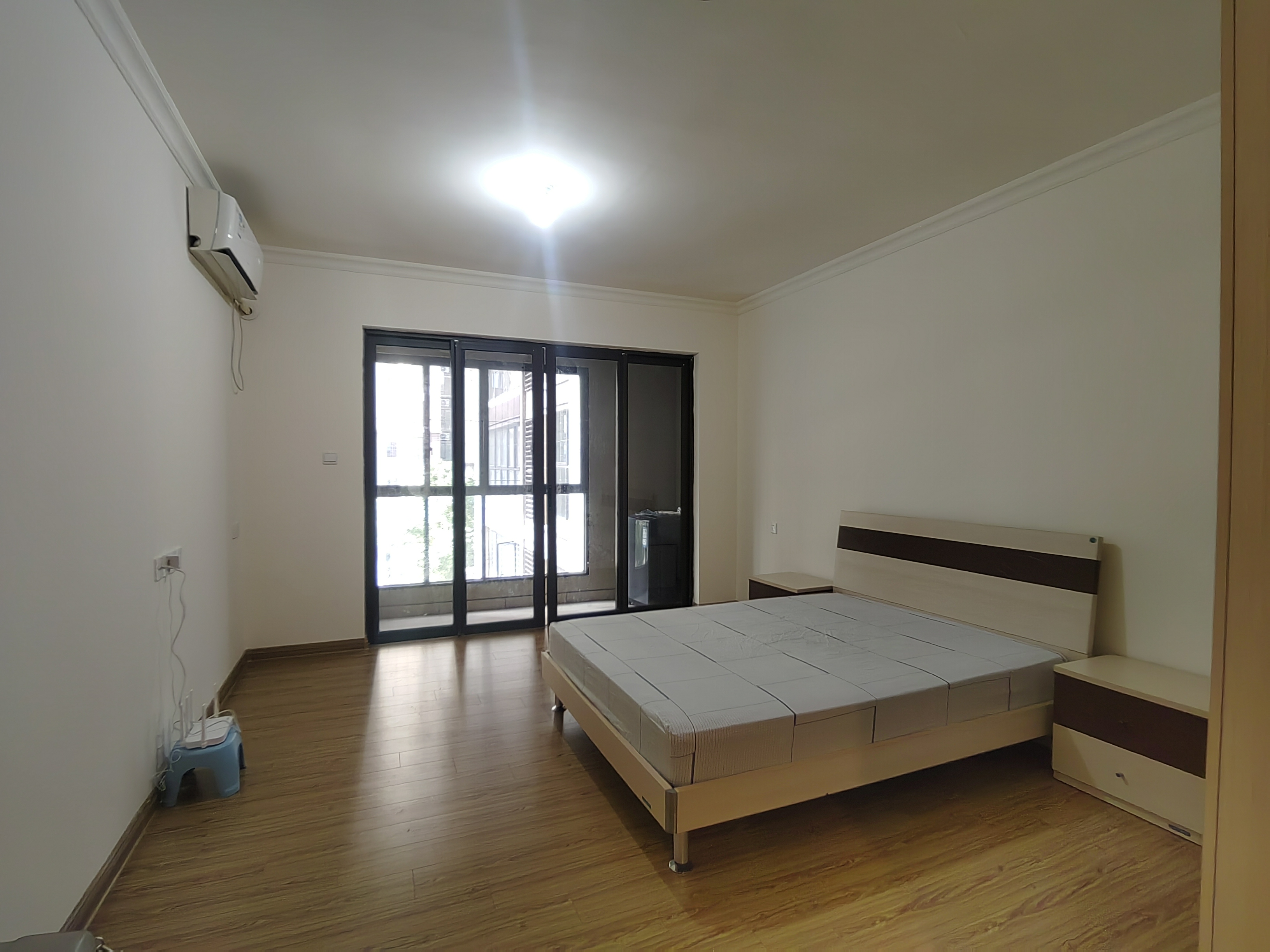 华耀碧桂园十里江湾誉峯 1室0厅0卫 1200.0元/月 华耀碧桂园十里江湾誉峯 1室0厅0卫 1200.0元/月室内图