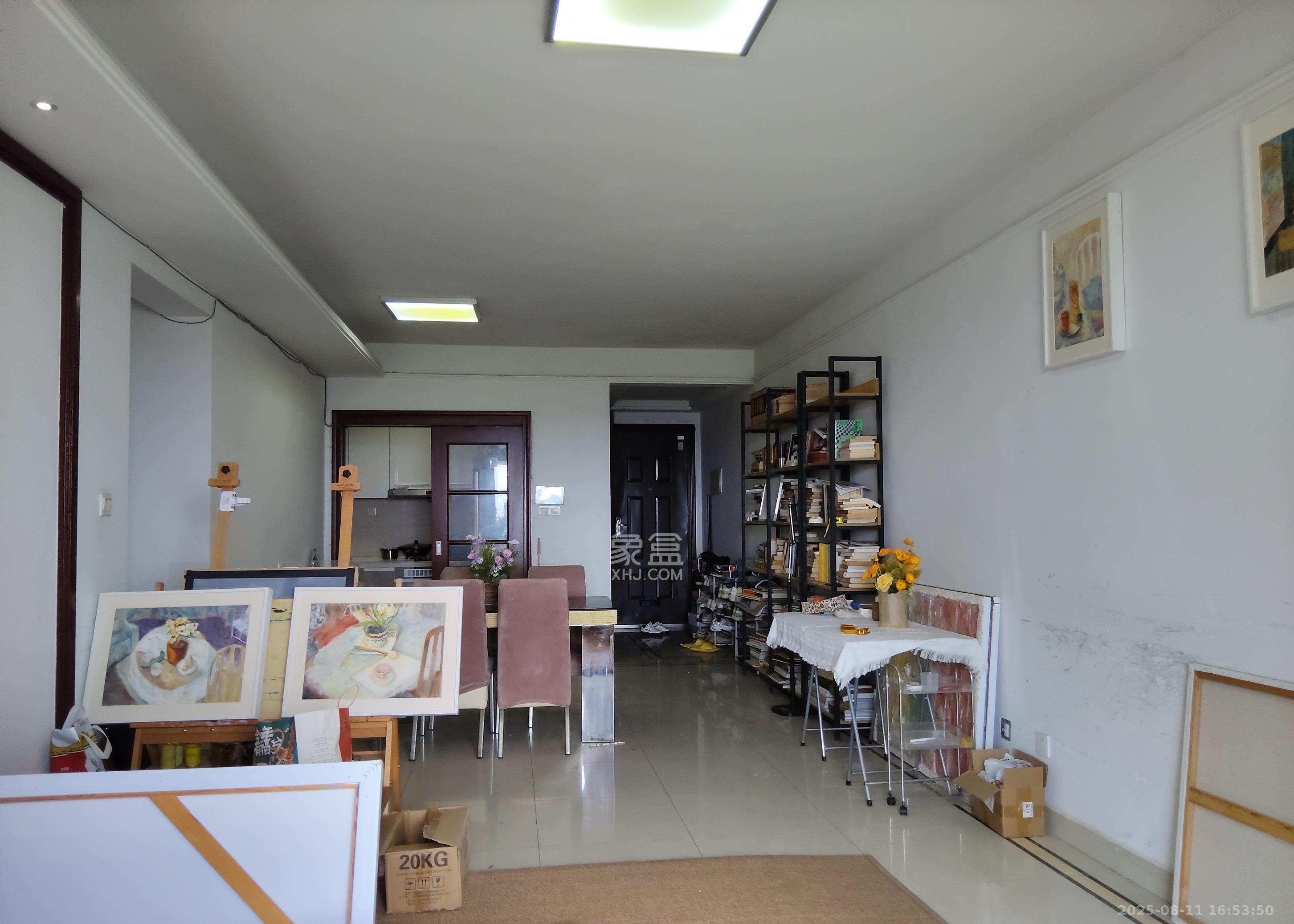 中海国际三期  3室2厅2卫    2300.0元/月