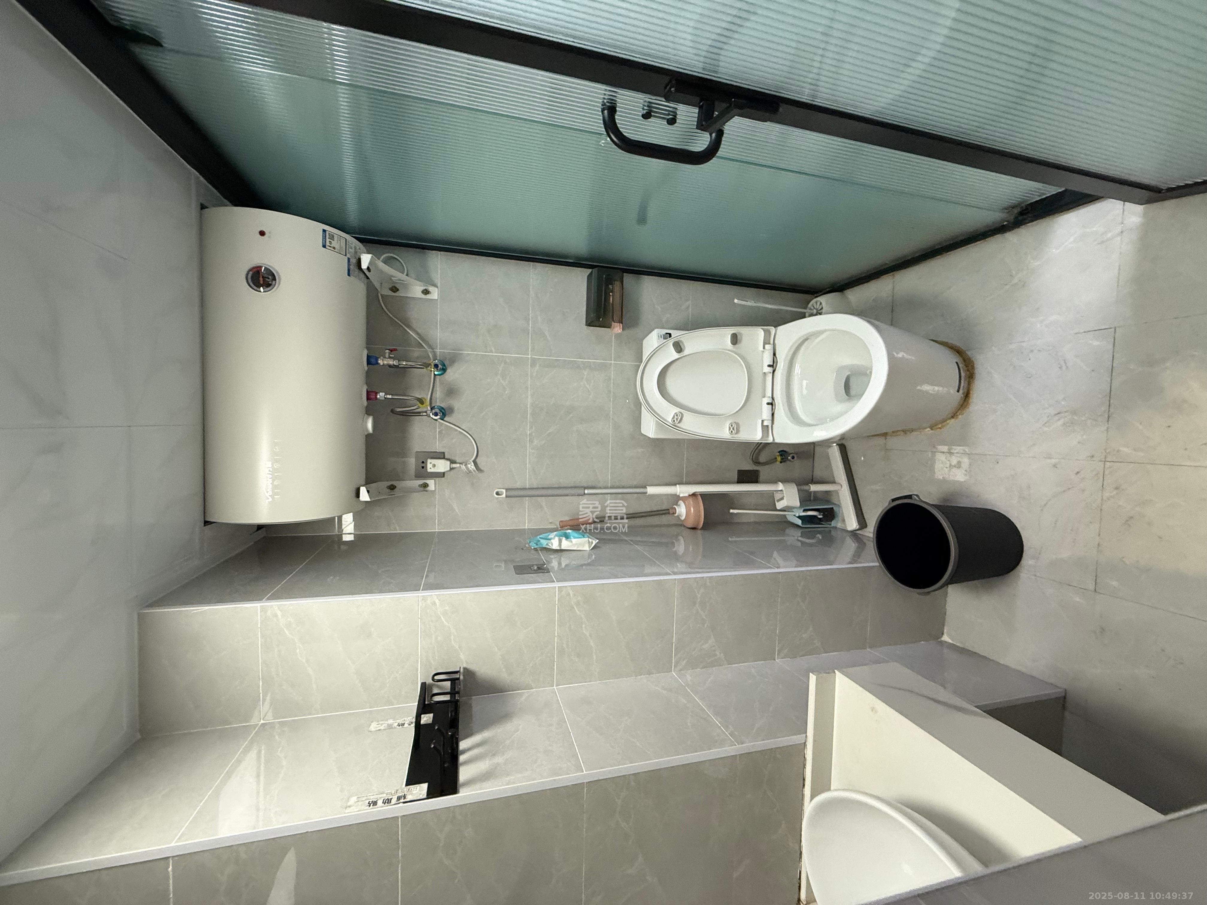 润和国际广场  1室1厅1卫    2500.0元/月 润和国际广场  1室1厅1卫    2500.0元/月室内图