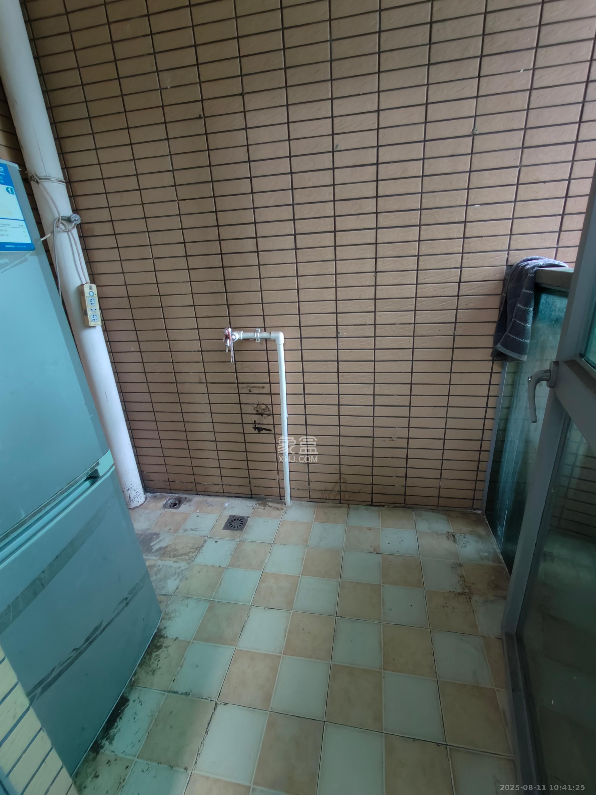 新城新世界一二三期  2室2厅1卫    2500.0元/月室内图