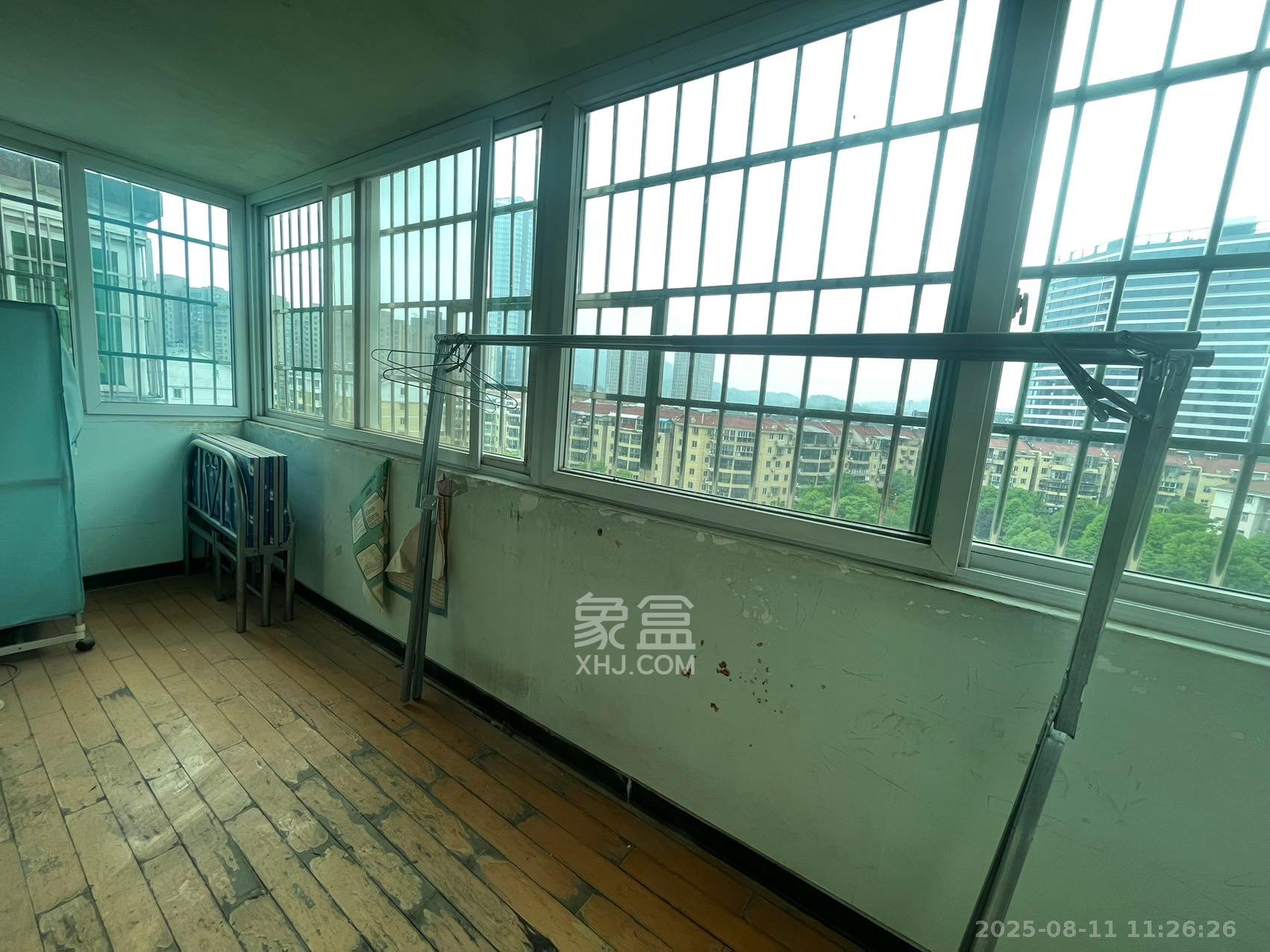 恩瑞麓山名园（龙王港小区）  2室2厅2卫    2100.0元/月室内图