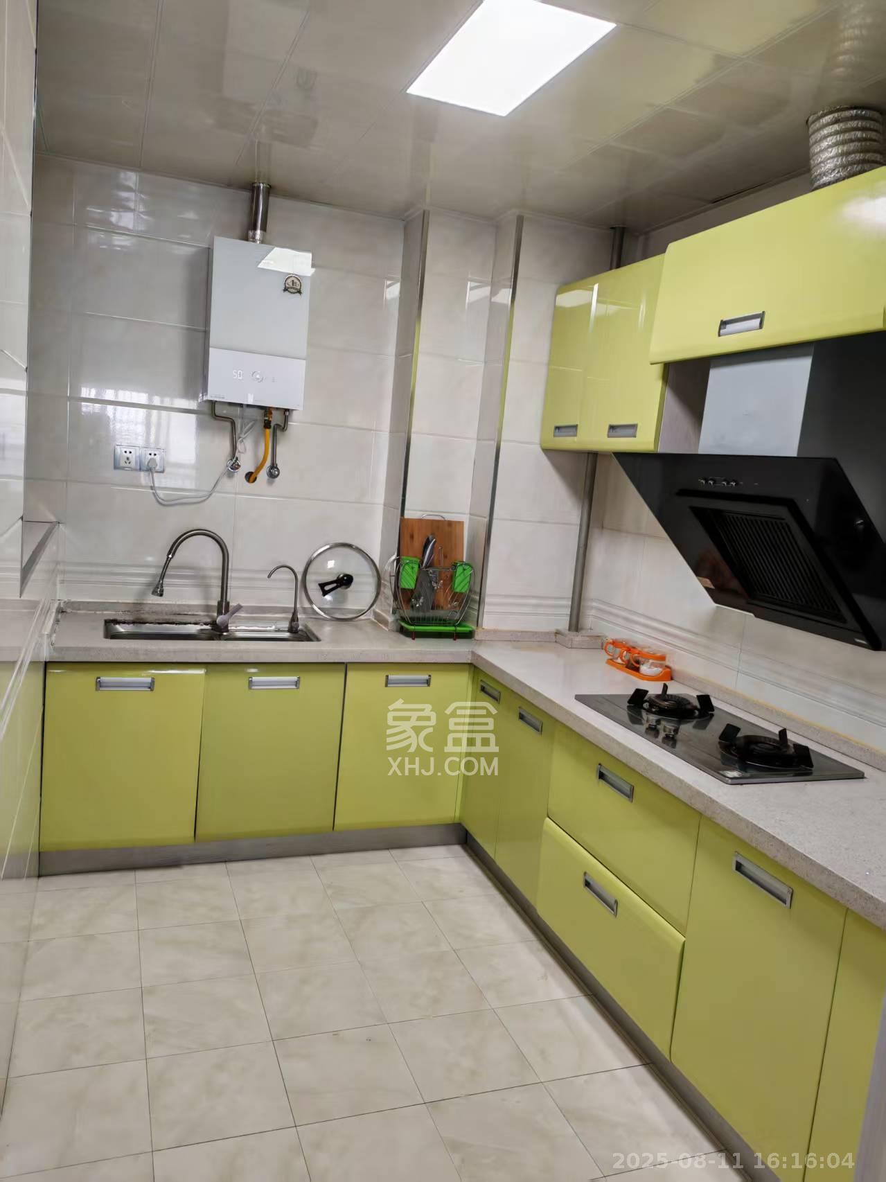 锑都家园  3室2厅2卫    2000.0元/月室内图