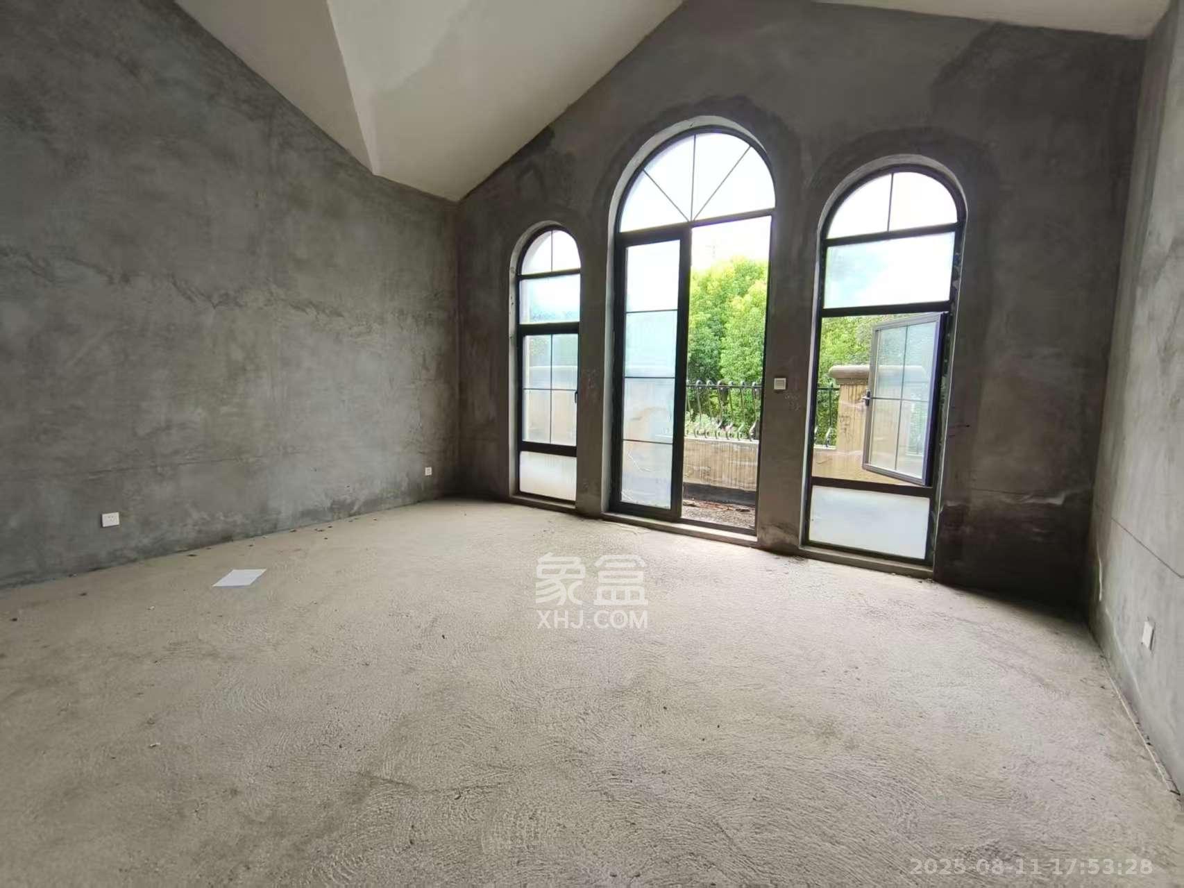 中粮北纬28°别墅 8室4厅4卫 8000.0元/月 中粮北纬28°别墅 8室4厅4卫 8000.0元/月室内图