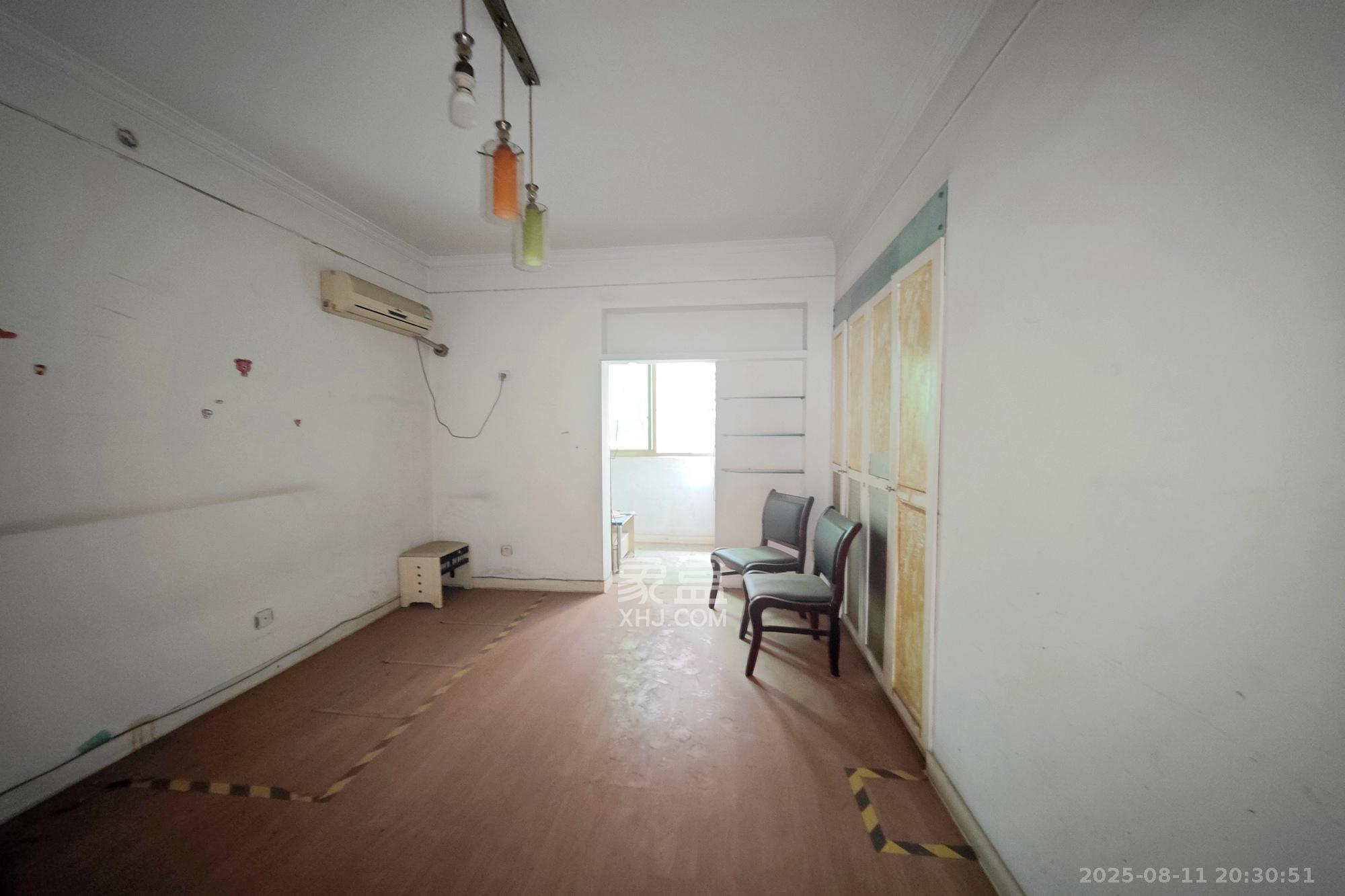 宏轩花苑 3室2厅1卫 95.0万 宏轩花苑 3室2厅1卫 95.0万卧室