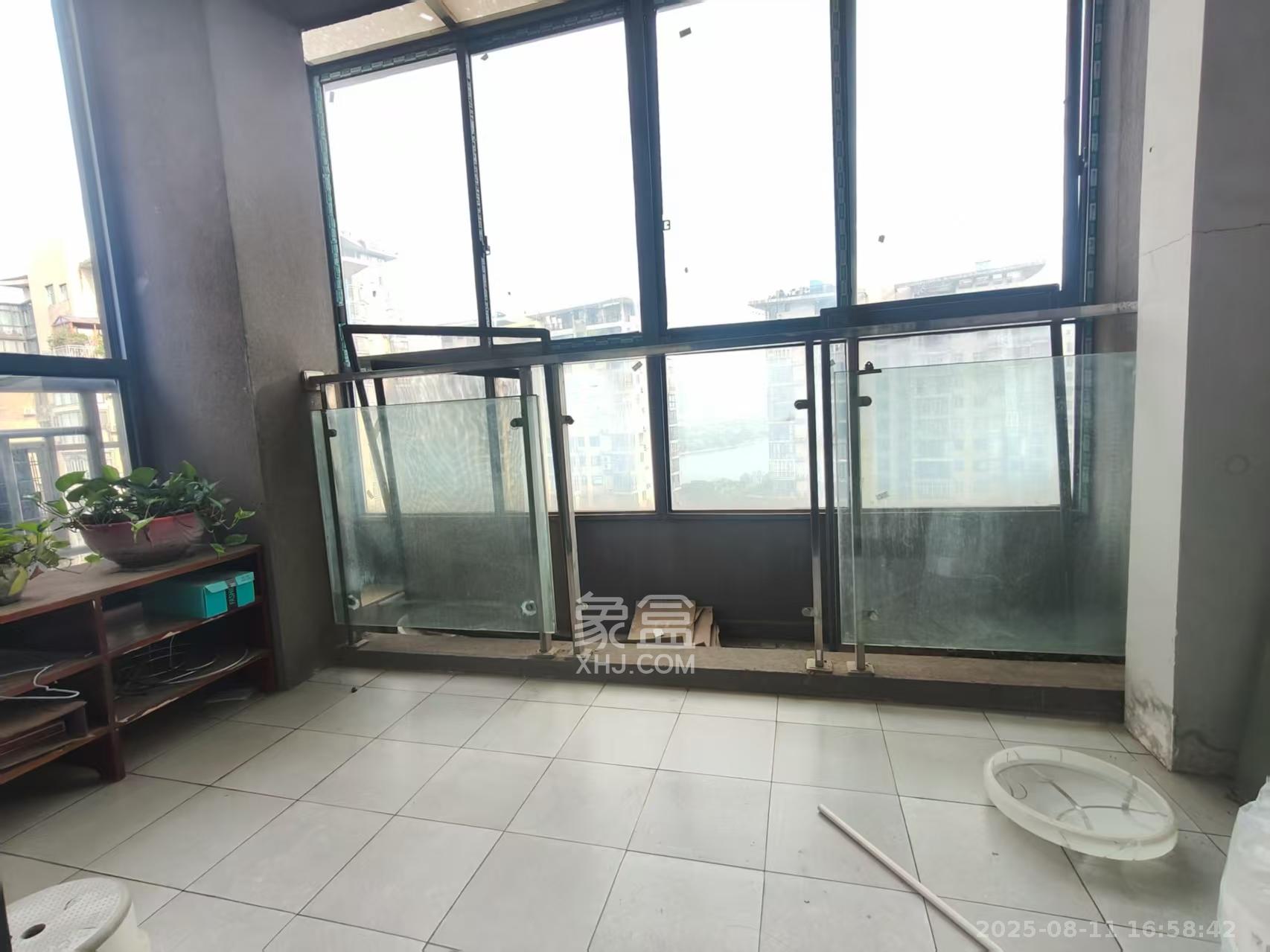 华韵城市海岸（城市水岸苑）  2室2厅1卫    2300.0元/月室内图