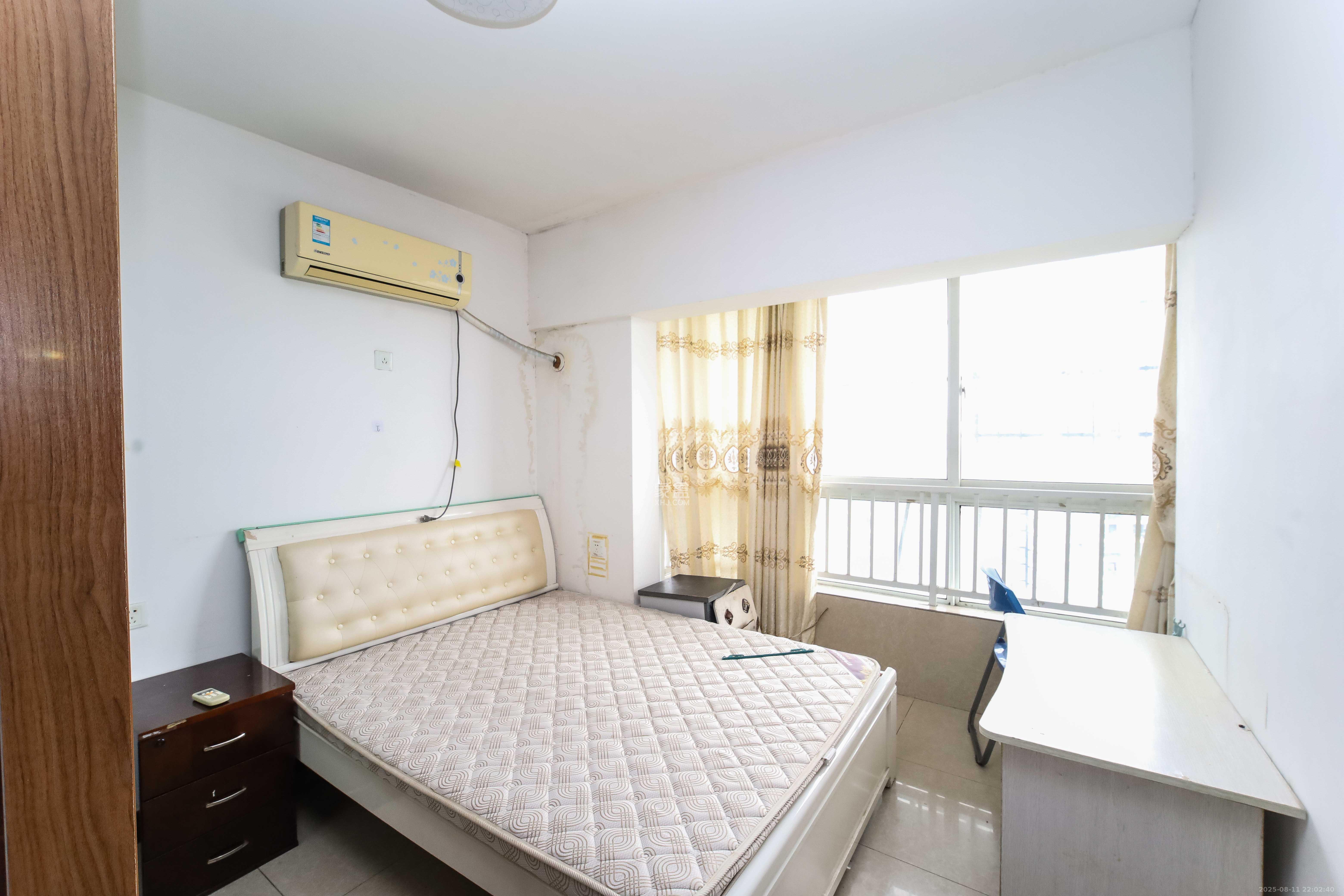 先锋东外滩  1室1厅1卫    31.0万卧室