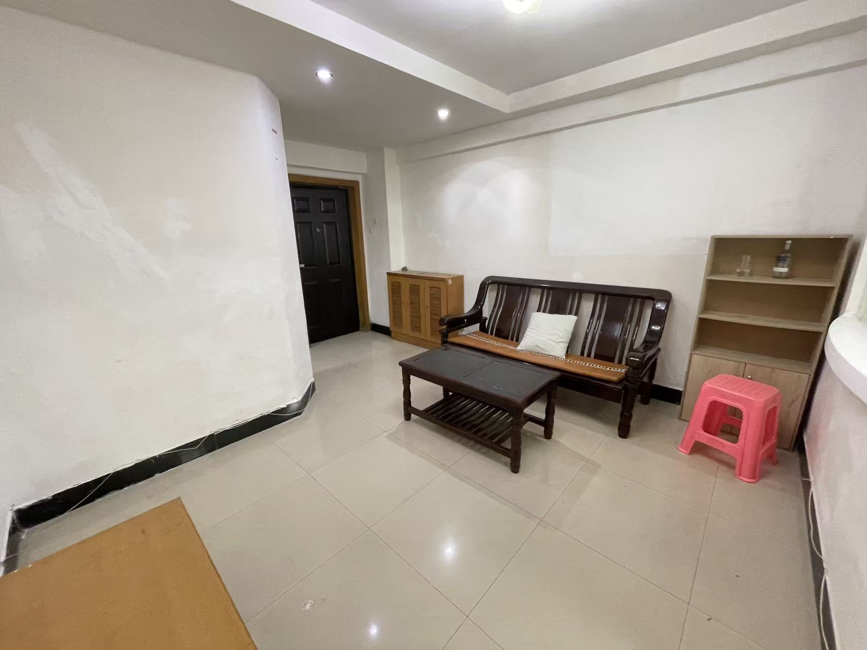 华星大厦 1室1厅1卫 1100.0元/月 华星大厦 1室1厅1卫 1100.0元/月室内图