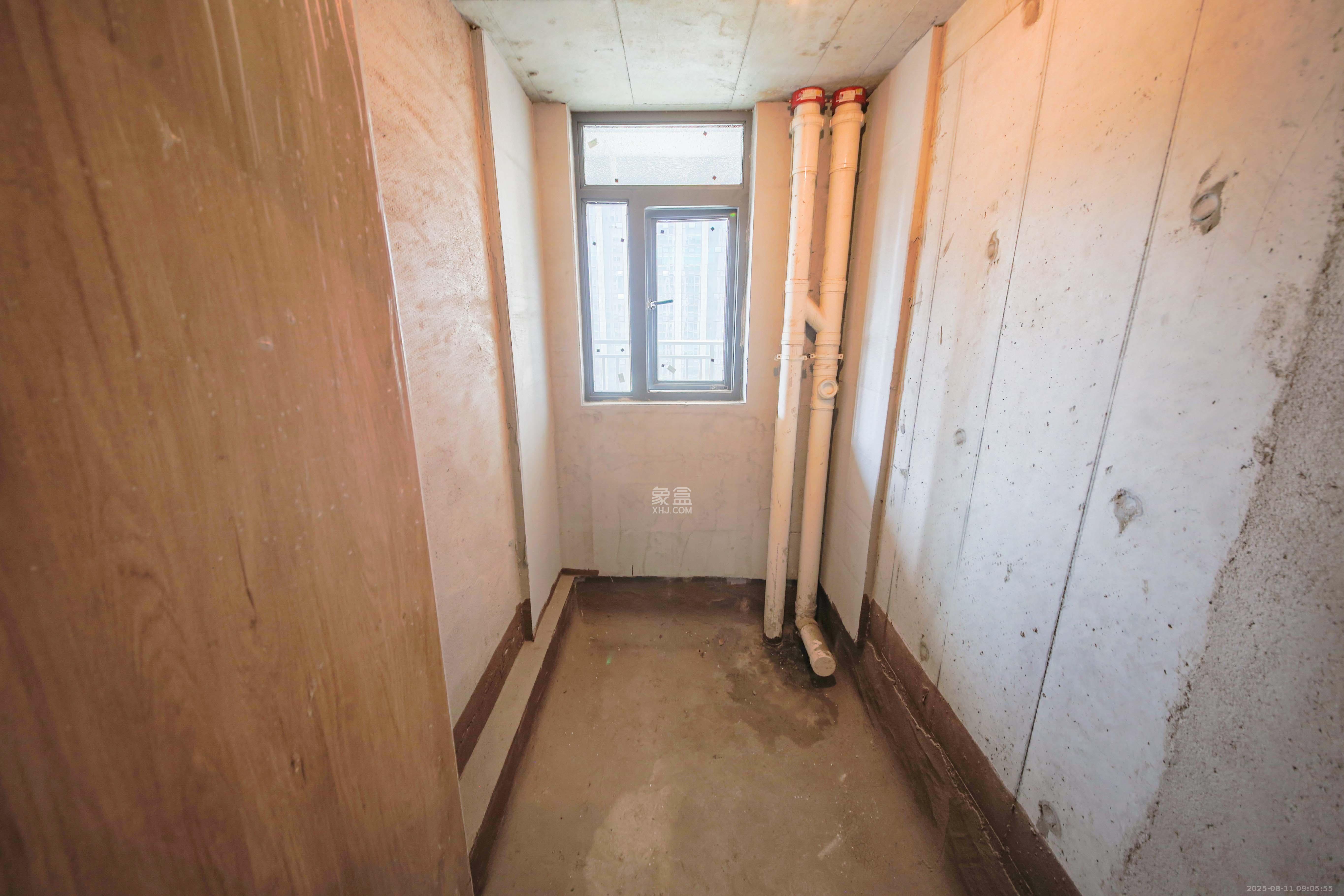 友谊青苑  5室2厅3卫    245.0万 友谊青苑  5室2厅3卫    245.0万卫生间