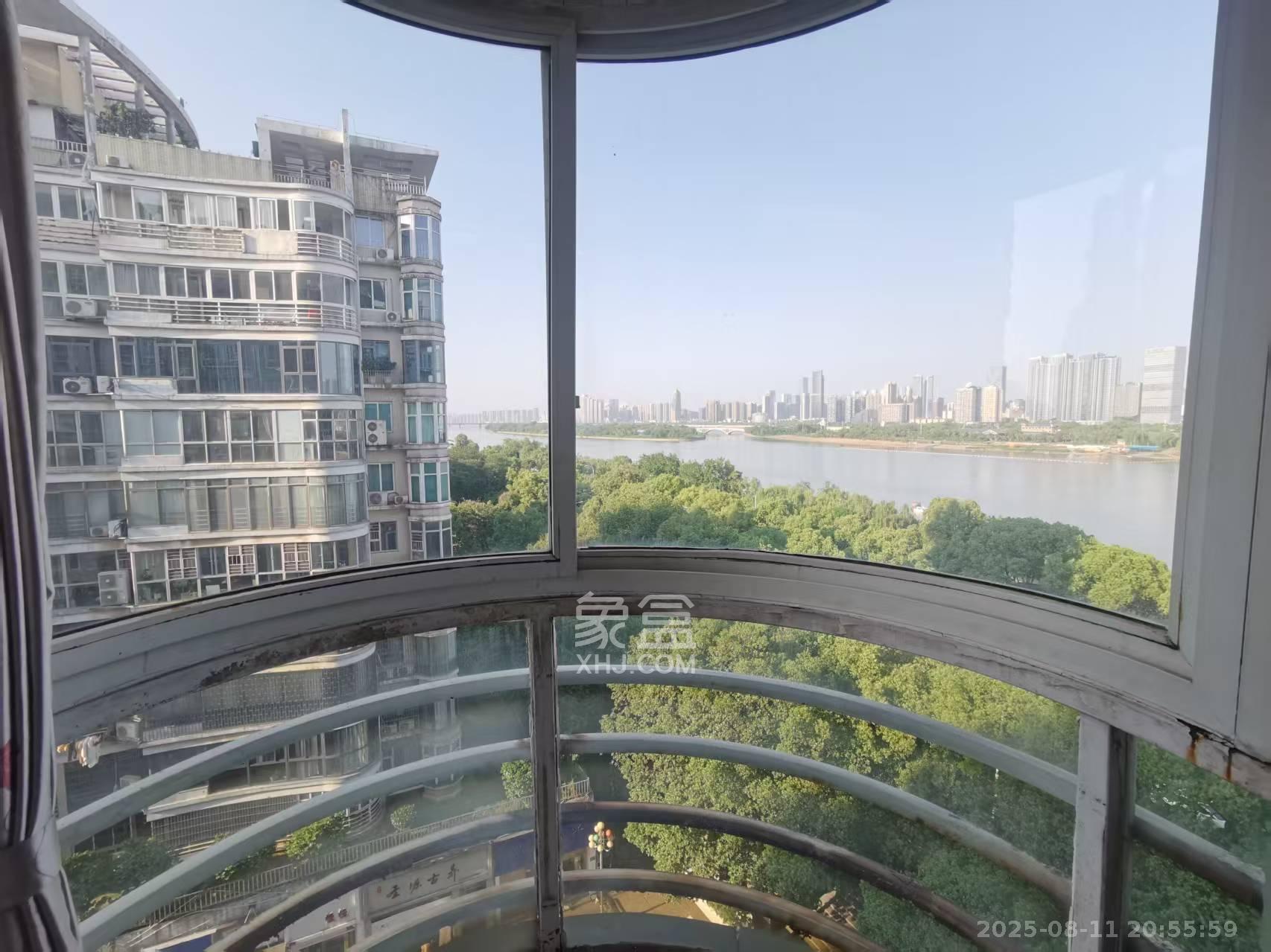 江岸景苑 3室2厅2卫 3600.0元/月 江岸景苑 3室2厅2卫 3600.0元/月室内图