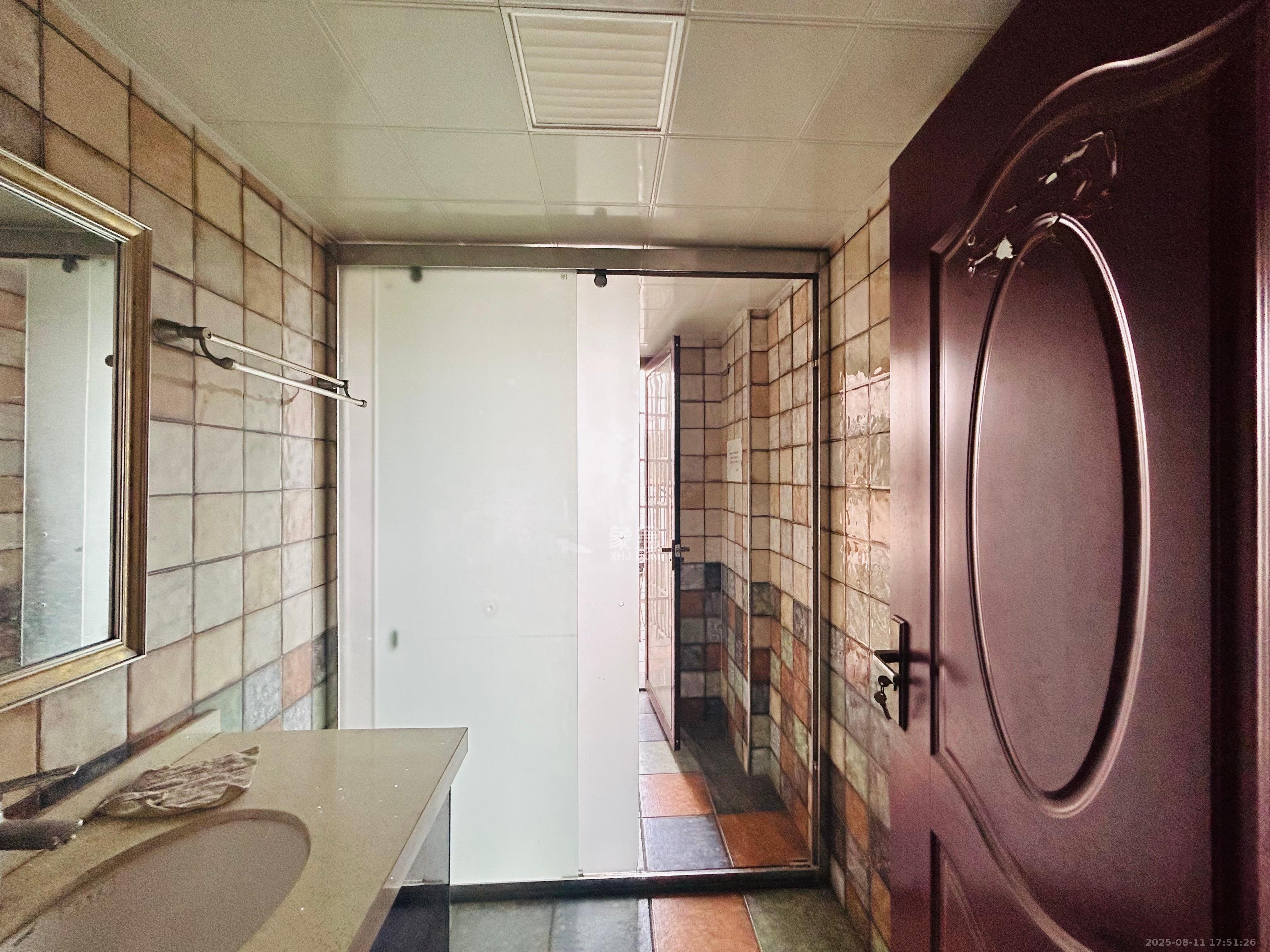 长城雅苑  3室2厅2卫    2800.0元/月 长城雅苑  3室2厅2卫    2800.0元/月室内图